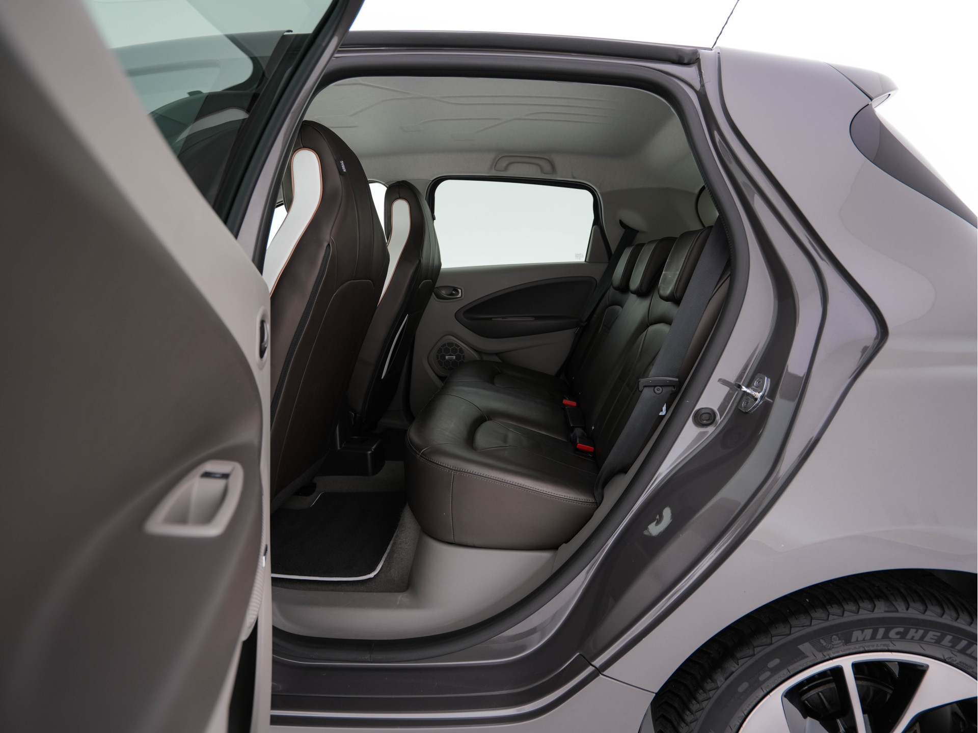 Renault ZOE R90 Bose 41 kWh (Inclusive-Battery) [ 3-Fase-22kW ] {SOH-85%} Aut.*LEATHER | BOSE-AUDIO | NAVI-FULLMAP | FULL-LED | DIGI-COCKPIT | CRUISE | ECC | PDC | PRIVACY-GLASS | HEATED-COMFORTSEATS | 16"ALU*