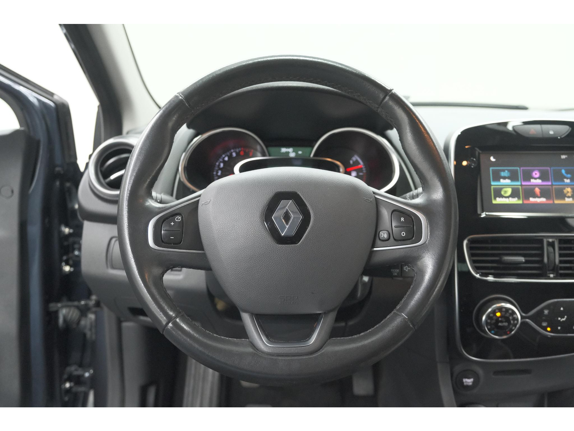 Renault Clio 1.2 Limited | Trekhaak | Navigatie | Parkeersensoren | Climate Control