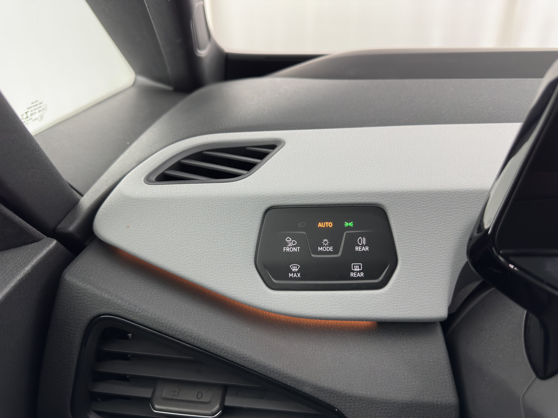 Volkswagen ID.3 First Max 58 kWh [ 3-Fase ] {SOH-90%} (INCL-BTW) *PANO | HEAD-UP | ADAPTIVE-CRUISE | FULL-LED | BLIND-SPOT | CAMERA | KEYLESS | MICROFIBRE | AMBIENT-LIGHT | NAVI-FULLMAP | DAB+ | ECC | HEATED-SPORTSEATS | DIGI-COCKPIT | 20"ALU*