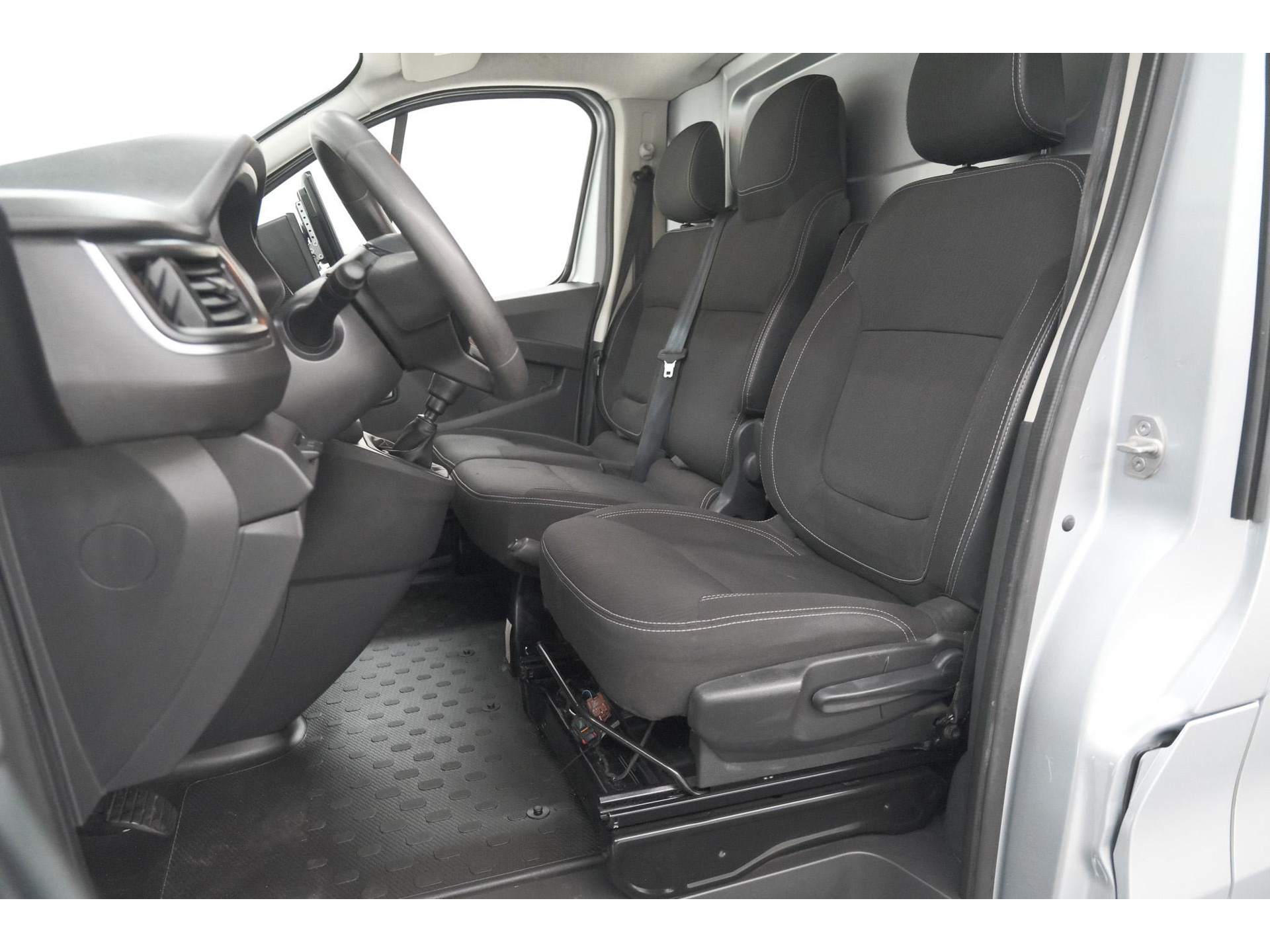 Nissan Primastar 2.0 dCi L2H1 Acenta | METEEN KLAAR VOOR ELKE KLUS! | Trekhaak | Camera | Vloerplaat