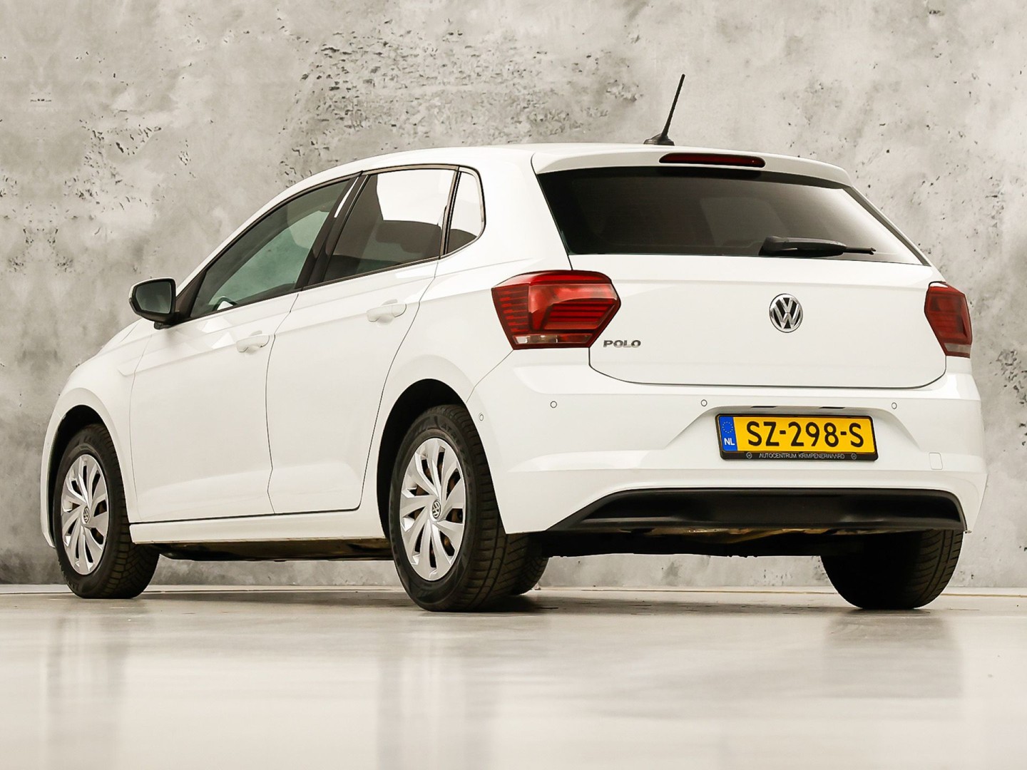Volkswagen Polo 1.0 TSI Sportline Automaat (APPLE CARPLAY, GROOT NAVI, GETINT GLAS, ADAPTIVE CRUISE, SPORTSTOELEN, PARKEERSENSOREN, NIEUWE APK, NIEUWSTAAT)