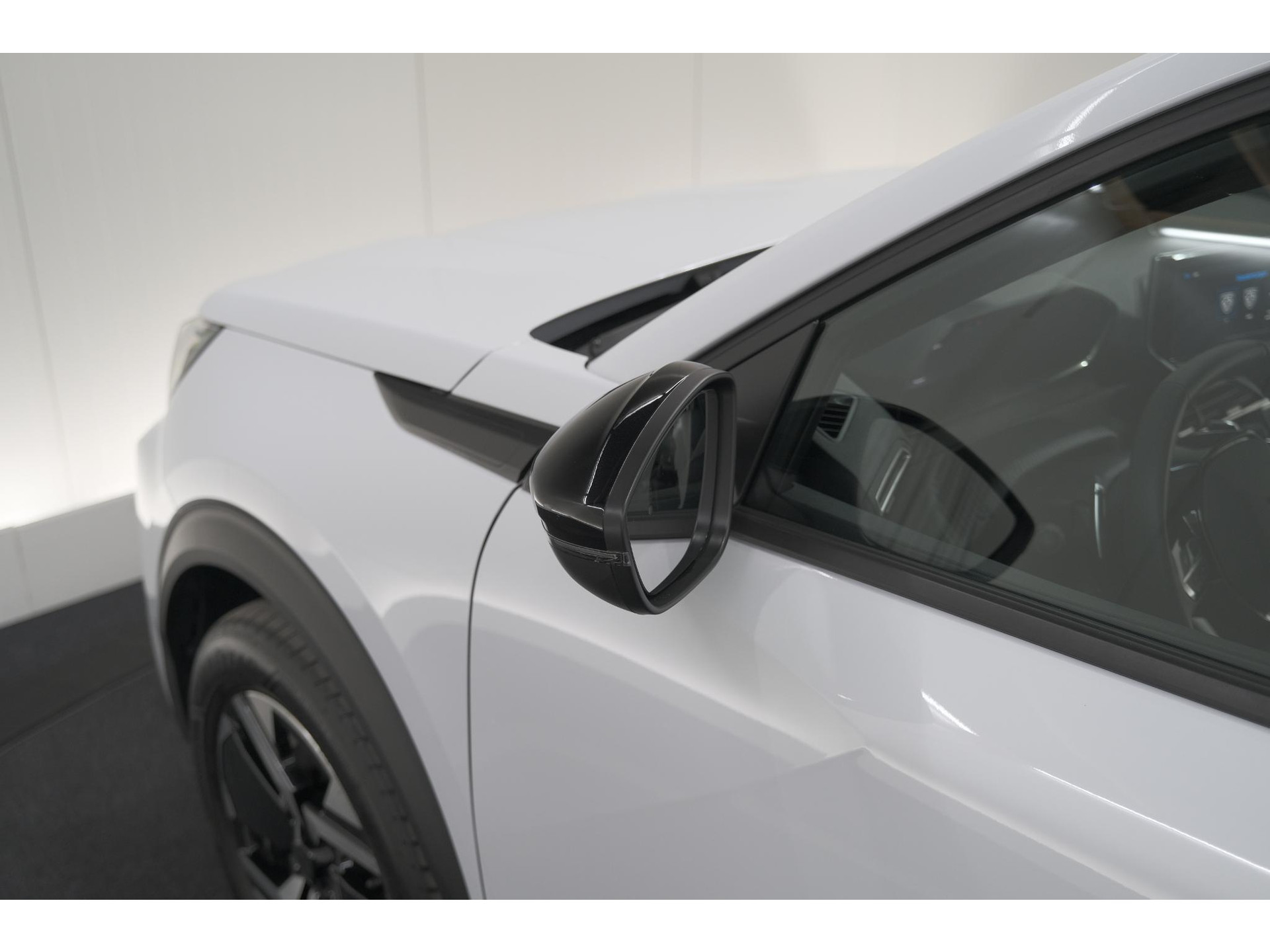 Peugeot 2008 Hybrid 145 e-DCS6 Allure | 360 Camera | Adaptieve Cruise Control | Dodehoekdetectie