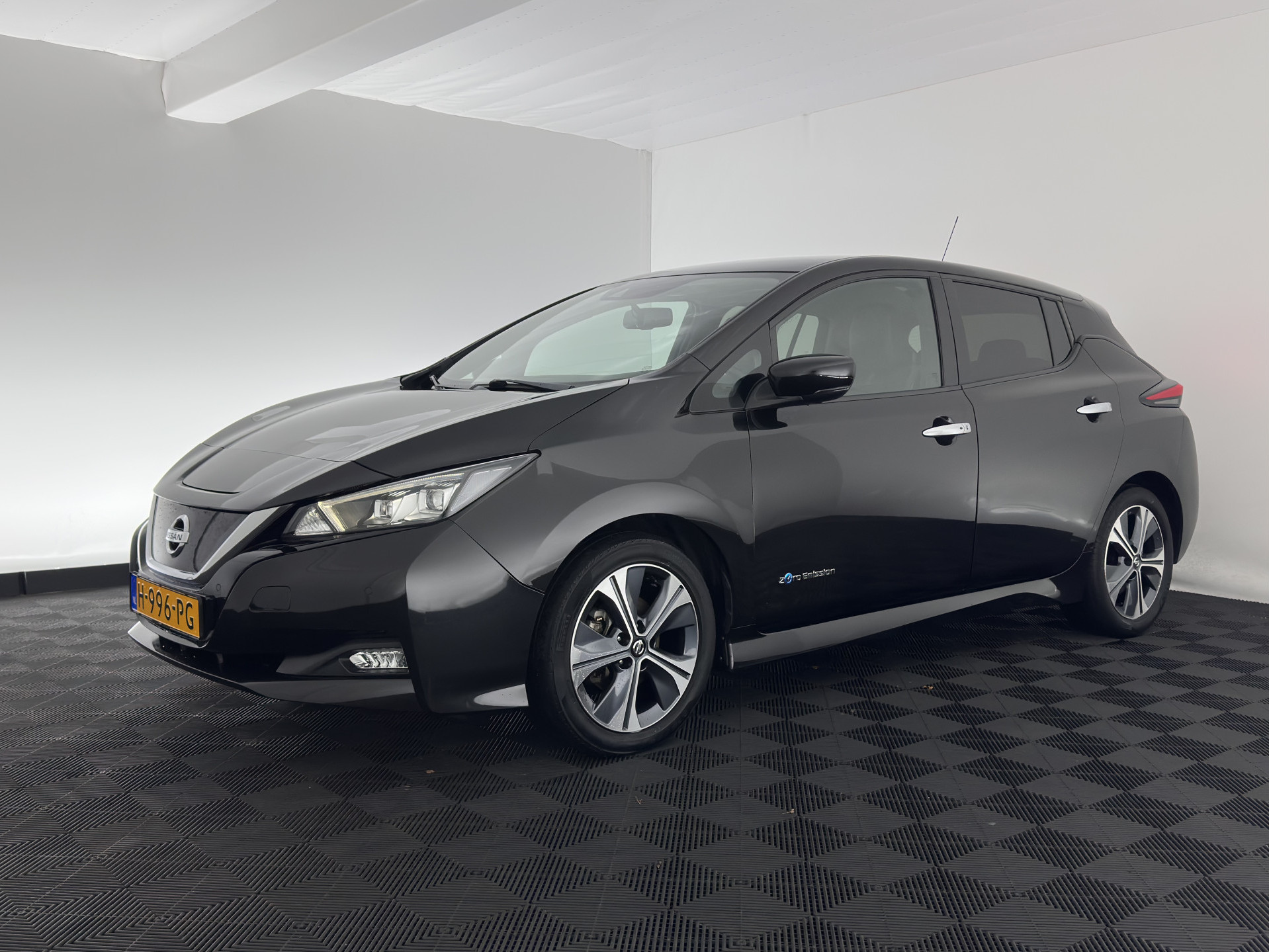 Nissan LEAF Tekna 40 kWh (SOH-83%) (INCL-BTW) *Aut.*LEATHER | FULL-LED | BOSE-AUDIO | TOPVIEW | DAB | KEYLESS | NAVI-FULLMAP | DAB | HEATED-COMFORTSEATS | PRIVACY-GLASS | ADAPTIVE-CRUISE | 17''ALU*