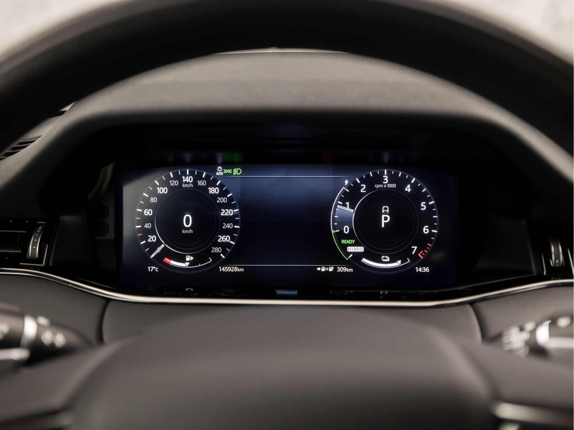 Land Rover Range Rover Evoque 1.5 P300e AWD R-Dynamic SE 309Pk Automaat (PANORAMADAK, APPLE CARPLAY, 360 CAMERA, MERIDIAN AUDIO, MEMORY SEATS, STUUR/STOELVERWARMING, ADAPTIVE CRUISE, VIRTUAL DASHBOARD, NIEUWSTAAT)