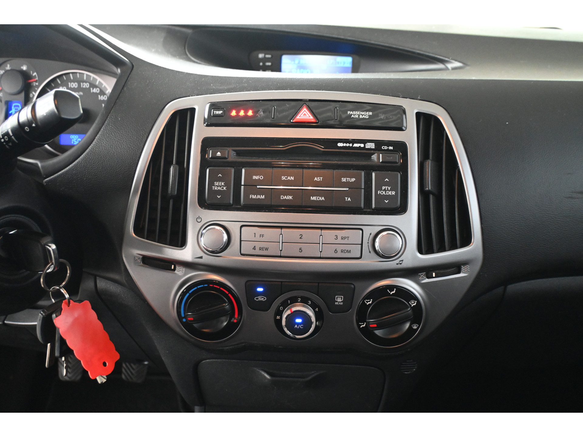 Hyundai i20 1.2i i-Motion LICHTE TIK IN MOTOR! TEKST LEZEN! Airco LED  Elektrisch Pakket! Trekhaak TEKST LEZEN! Inruil Mogelijk!