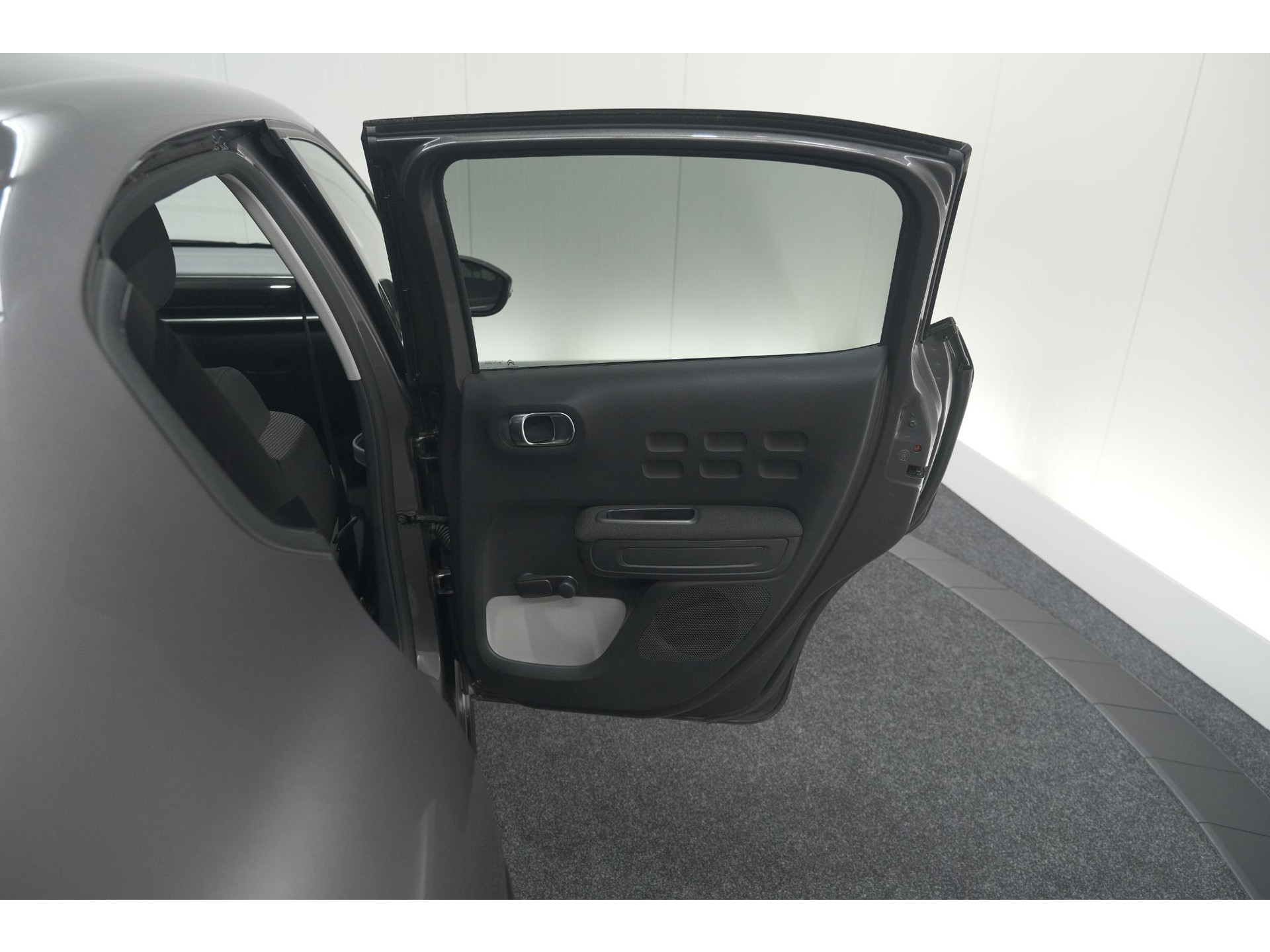 Citroen C3 PureTech 110 EAT6 Max | Apple Carplay | Parkeersensoren | Climate Control | 16 Inch Lichtmetalen Velgen
