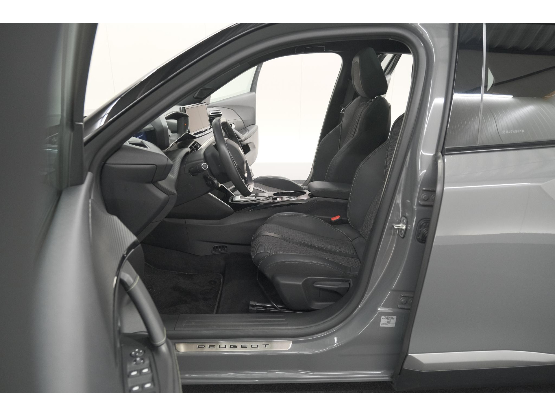 Peugeot e-2008 EV GT Avantage 54 kWh | 96.8% SOH | 11 KW Lader | 360 Camera | Panoramadak | Dodehoekdetectie