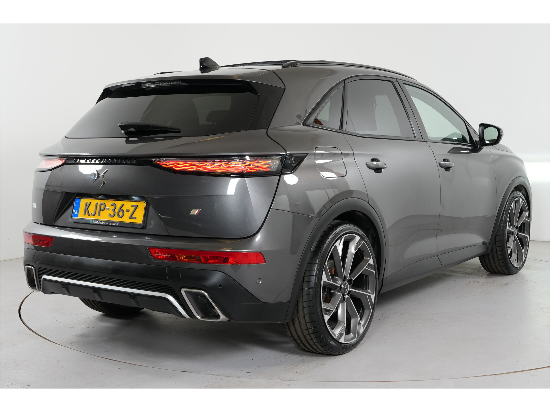 DS 7 E-Tense 4x4 Opéra 360 pk PHEV | SOH 93.5% | Pano | Massage | Nachtzicht | Focal | 360° Cam | Nappa |