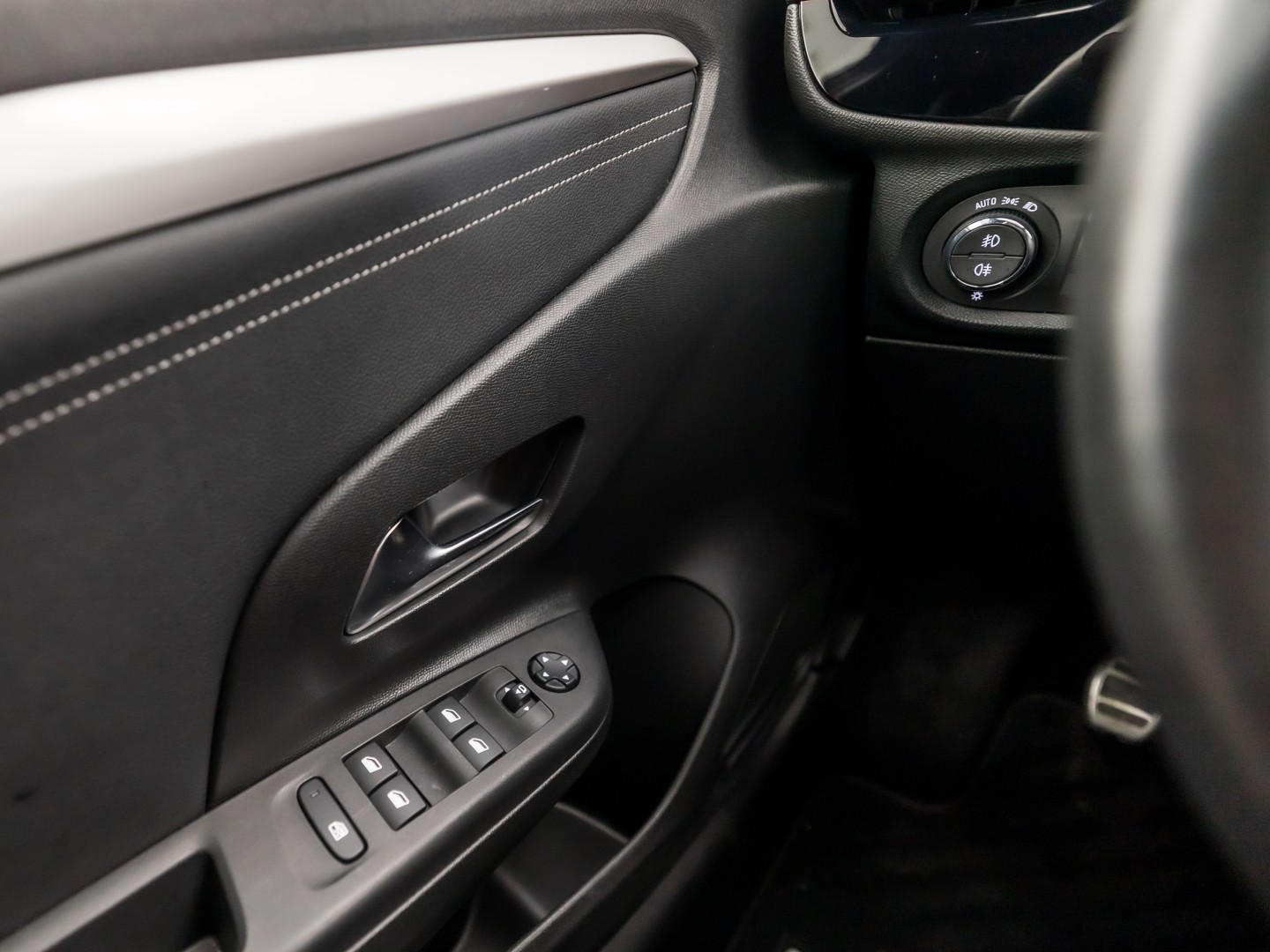 Opel Corsa 1.2 GS Line (VIRTUAL COCKPIT, APPLE CARPLAY, GROOT NAVI, 360 CAMERA, GETINT GLAS, SPORTSTOELEN, CRUISE, LANE ASSIST, NIEUWSTAAT)