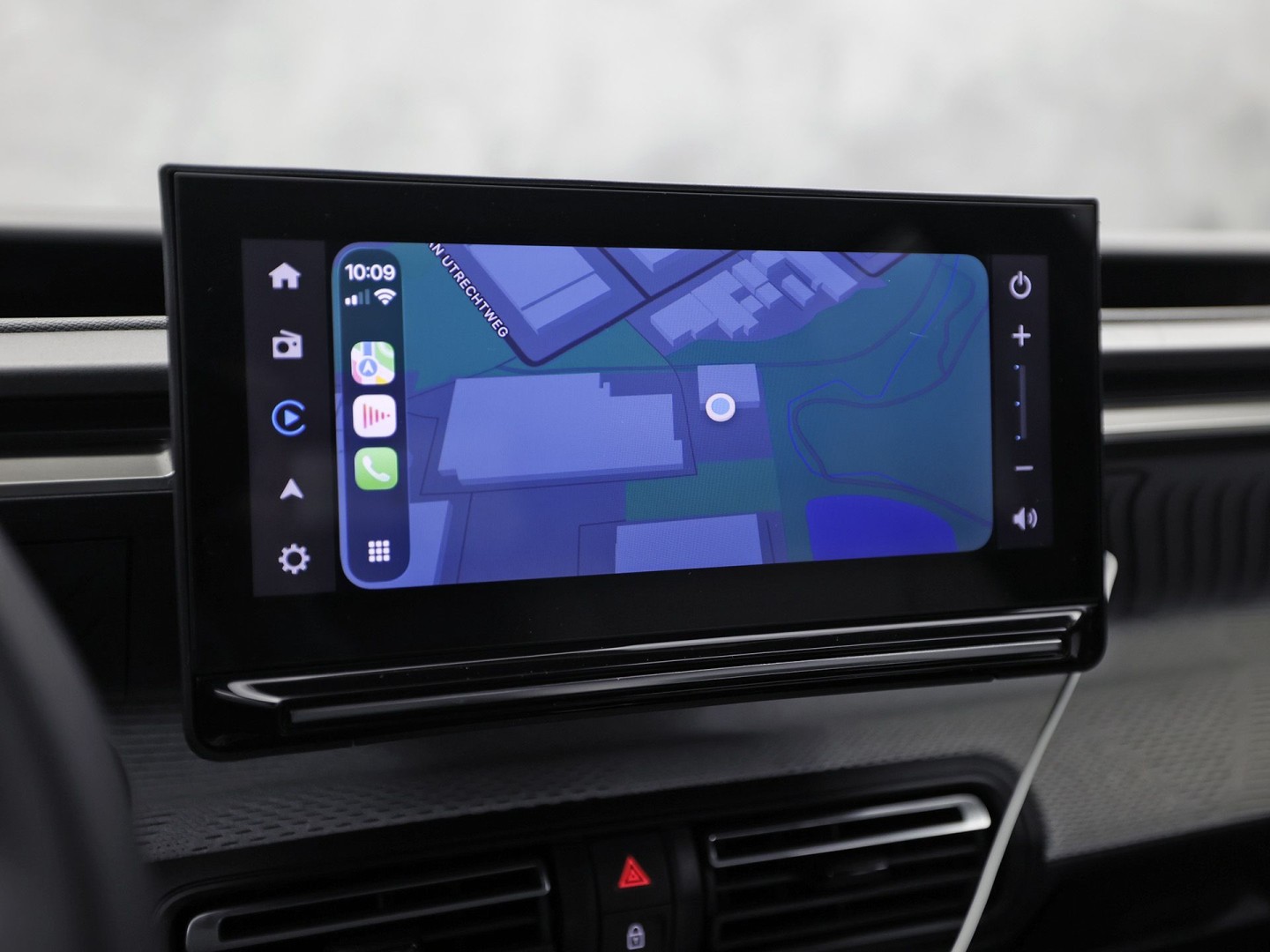 Citroën C3 1.2 Turbo 100pk Max (NIEUW MODEL, APPLE CARPLAY, GROOT NAVI, CAMERA, TREKHAAK, SPORTSTOELEN, GETINT GLAS, CRUISE, LANE ASSIST, NIEUWSTAAT)