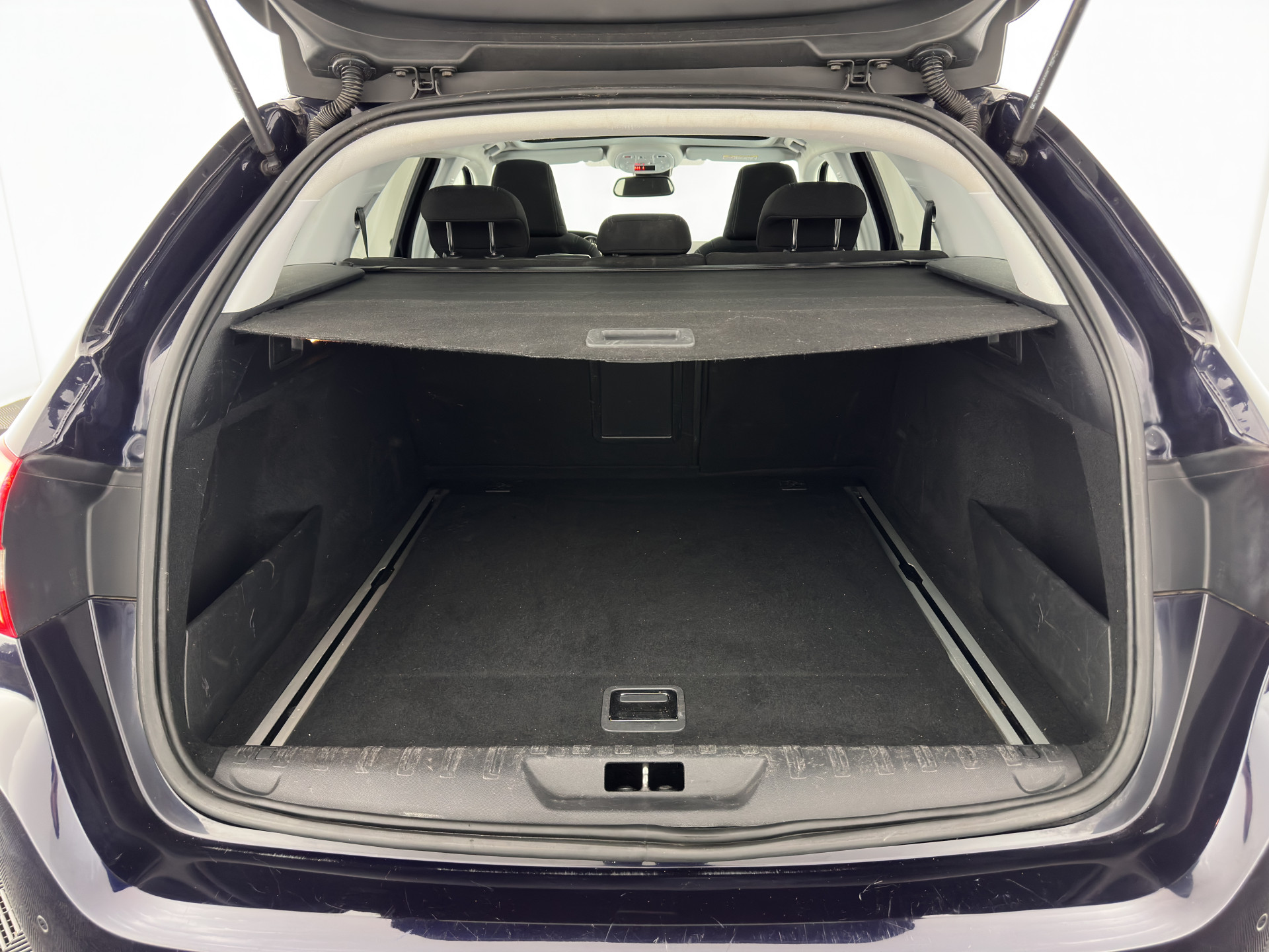 Peugeot 308 SW 1.6 BlueHDI Blue Lease Premium Aut. *PANO | FULL-LED | NAVI-FULLMAP | SPORT-SEATS | PRIVACY-GLASS | ECC | PDC | CRUISE | 16''ALU*