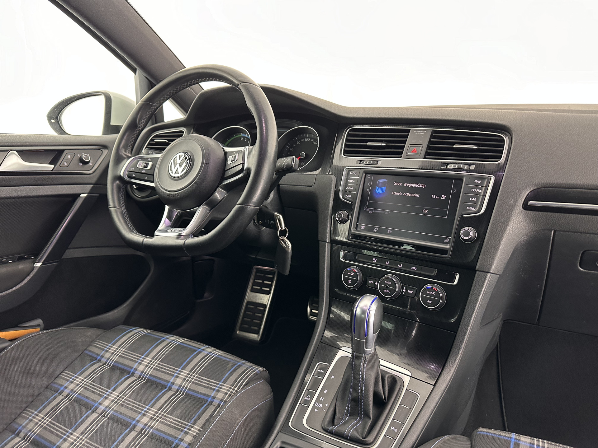 Volkswagen Golf 1.4 TSI GTE Aut. *FULL-LED | NAVI-FULLMAP | SPORT-SEATS | DAB+  | TOWBAR | ECC | SHIFT-PADDLES | PARKPILOT | CRUISE | 18''ALU*