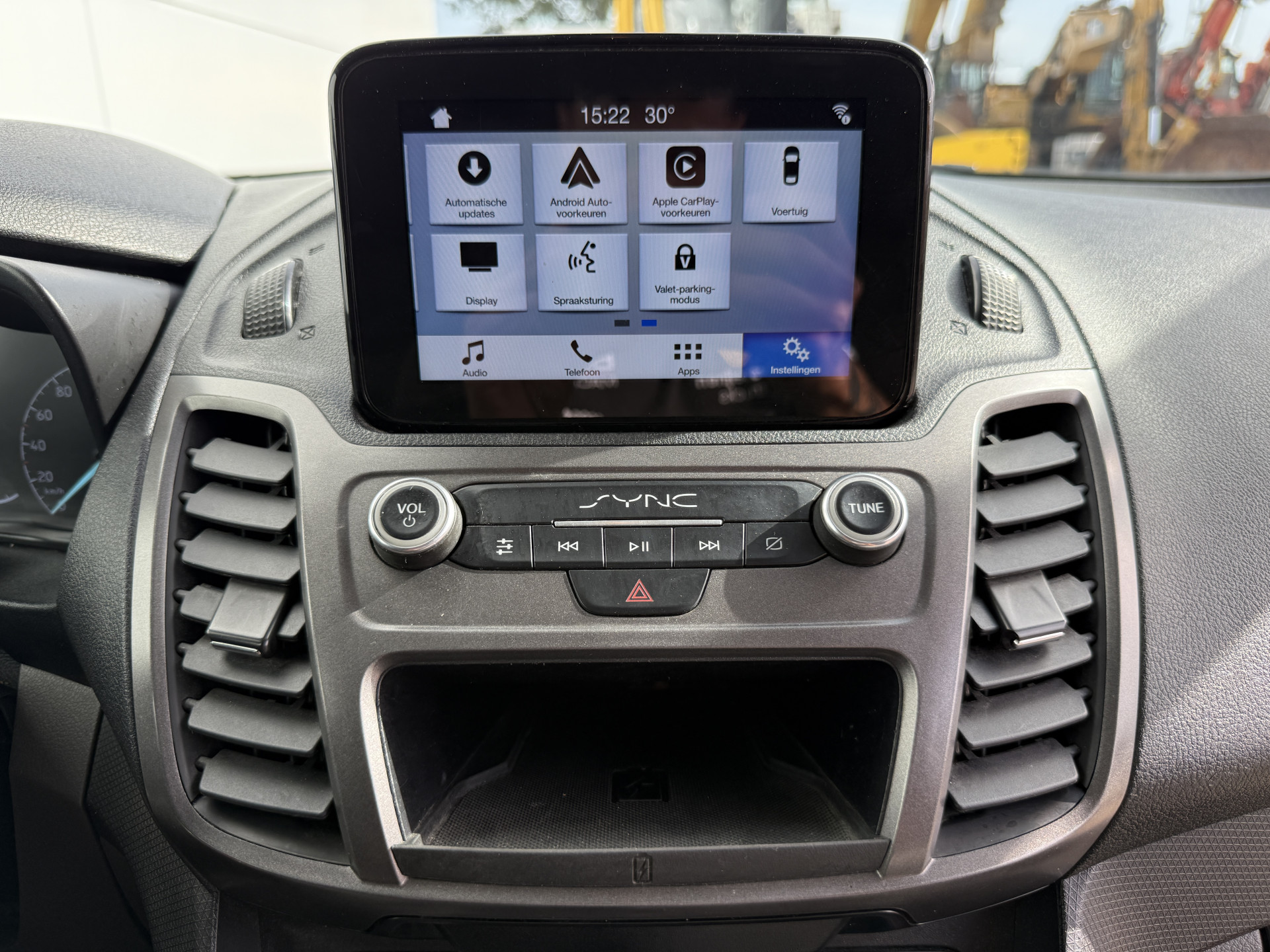 Ford Transit Connect 1.5 TDCI 100PK L2 Automaat Trekhaak Carplay Camera Airco Cruise Control Camera Parkeersensoren Achter Stoelverwarming