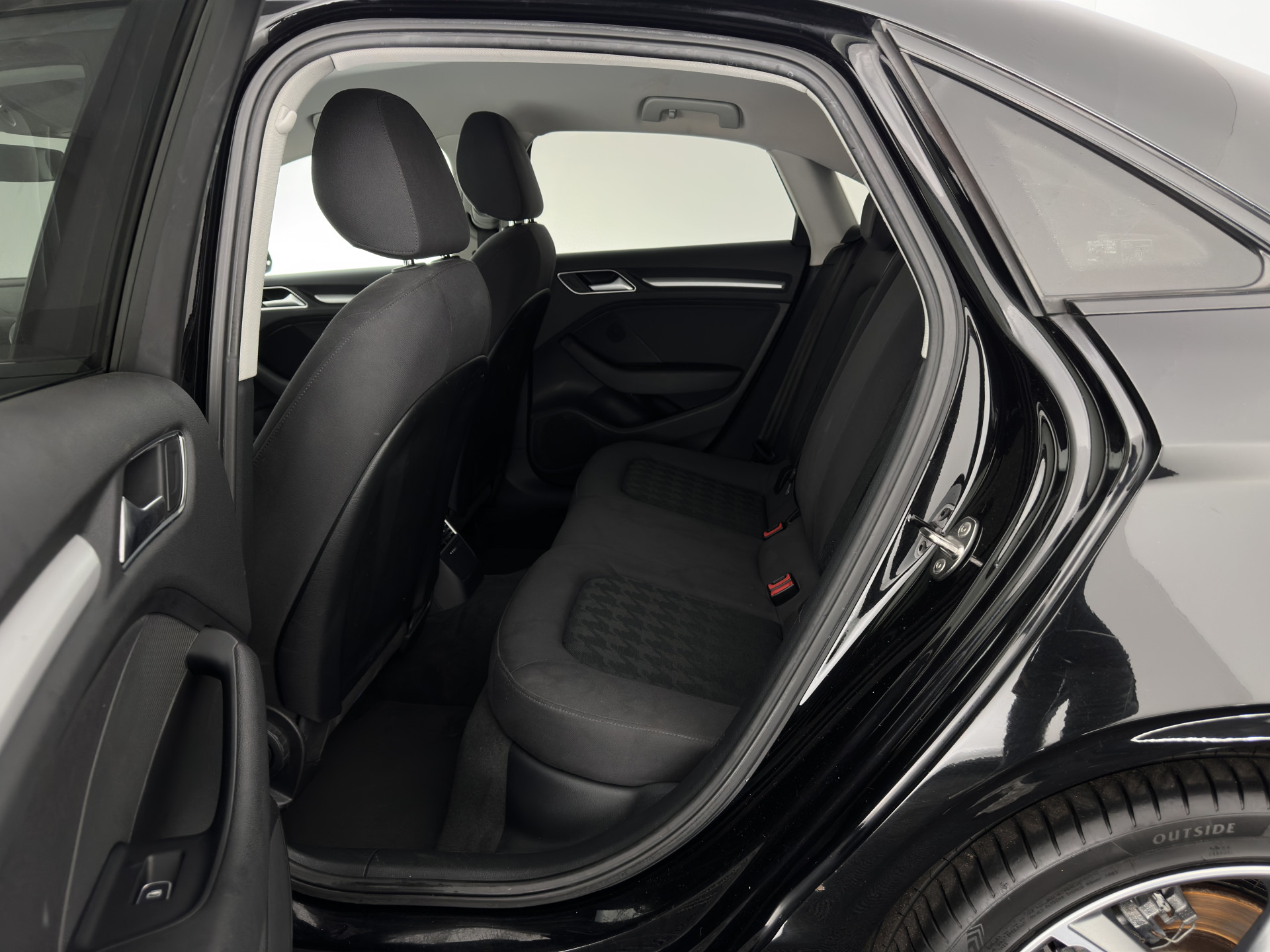 Audi A3 Limousine 1.6 TDI S-Line Ambition Sport Edition *XENON | NAVI-FULLMAP | COMFORT-SEATS | PRIVACY-GLASS | ECC | PDC | CRUISE | 18''ALU*