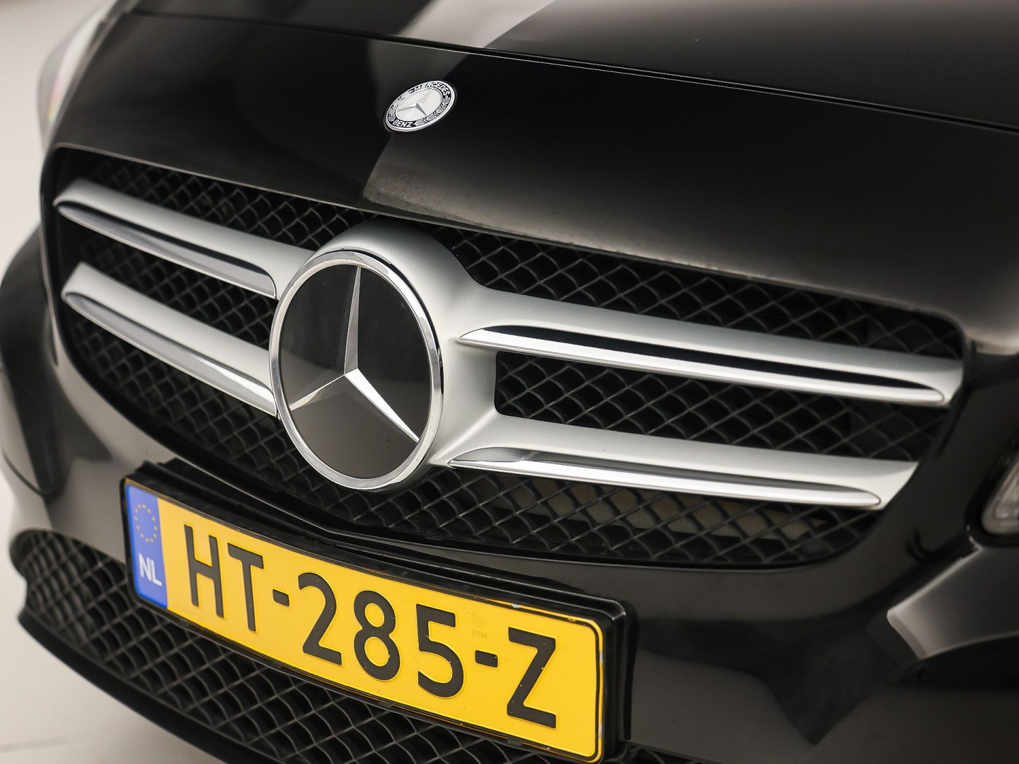 Mercedes-Benz A-Klasse 180 AMG Prestige Sport (NAVIGATIE, SPORTSTOELEN, MEMORY SEAT, STOELVERWARMING, LM VELGEN, GETINT GLAS, NIEUWE APK)