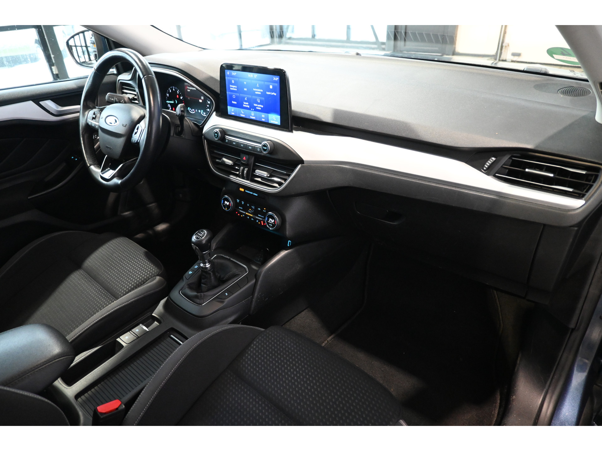 Ford Focus 1.0 EcoBoost Edition Business Lane Assist Adaptieve Cruise Trekhaak Apple Carplay Clima Stoel/Stuur verwarming Inruil Mogelijk!