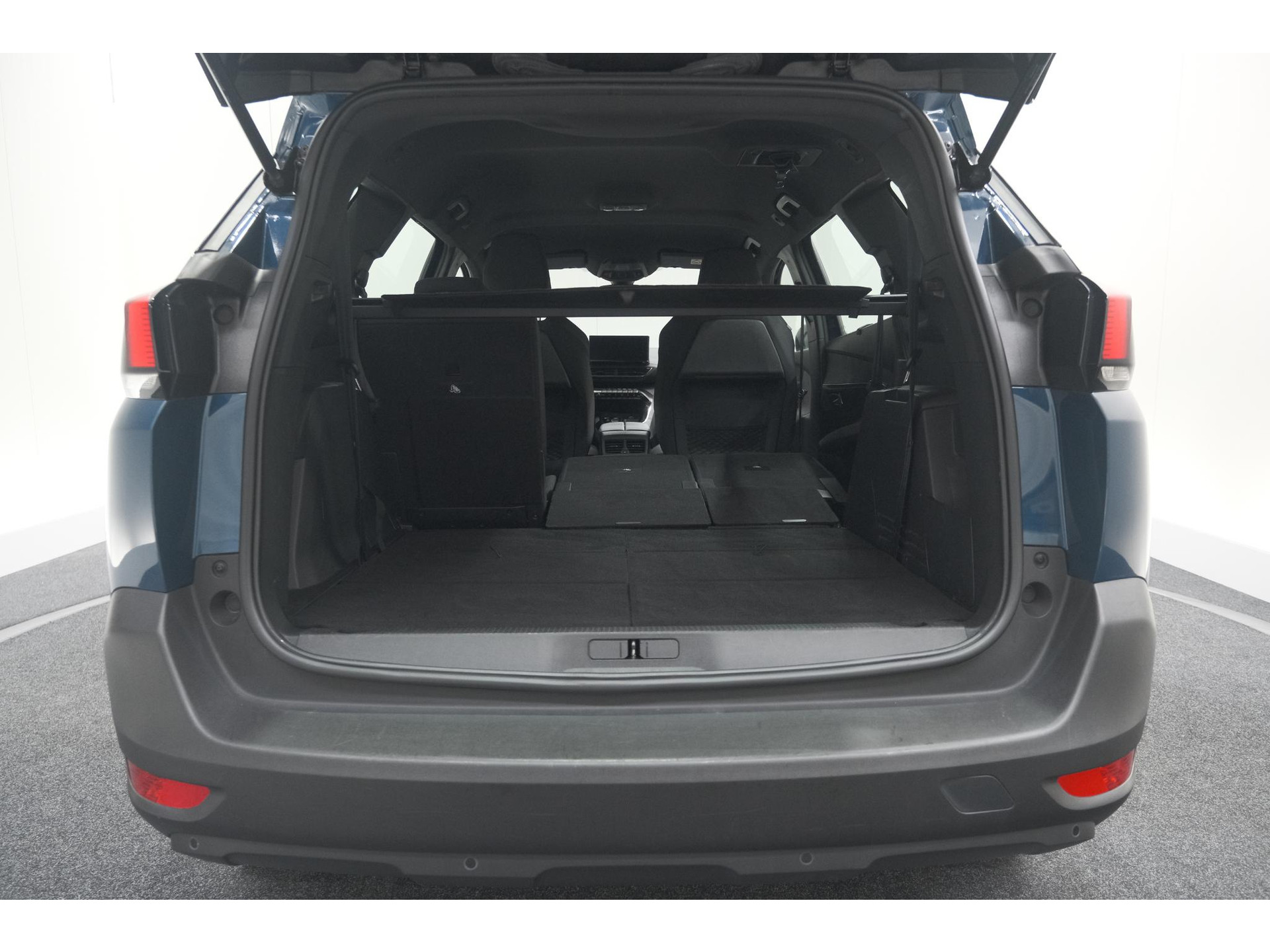 Peugeot 5008 PureTech 130 EAT8 Active Pack | 7 Zitplaatsen | Camera | Navigatie | Apple Carplay | Parkeersensoren