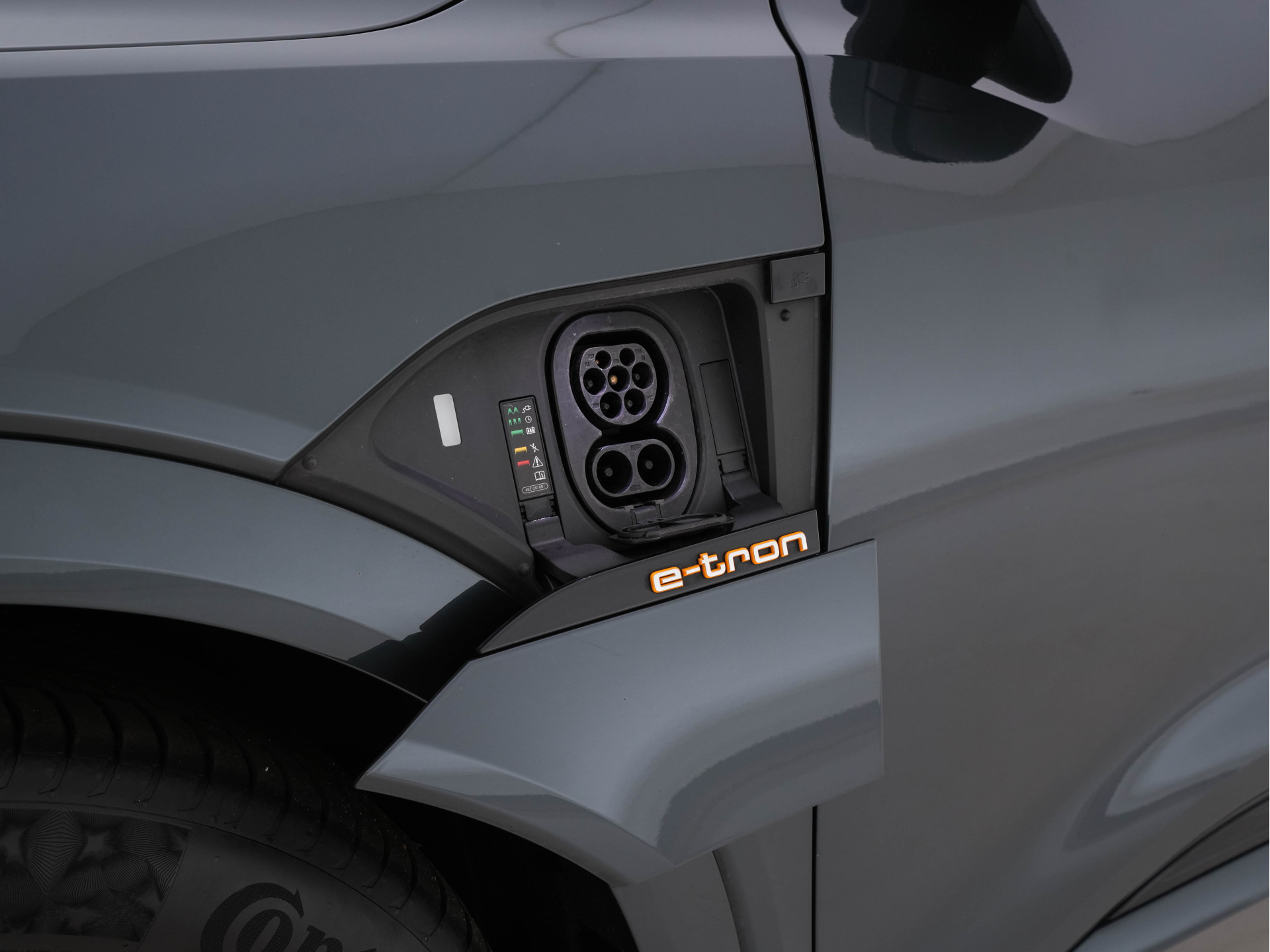 Audi e-tron Sportback 55 Quattro Business-Edition-Plus 95 kWh [ 3-Fase ] Aut. *PANO | MILANO-LUXURY-LEATHER |  ADAPTVE-CRUISE | DIGI-COCKPIT | FULL-LED | MEMORY-PACK | KEYLESS | NAVI-FULLMAP | AUDI-SOUND | COMFORT-SEATS | 20''ALU*