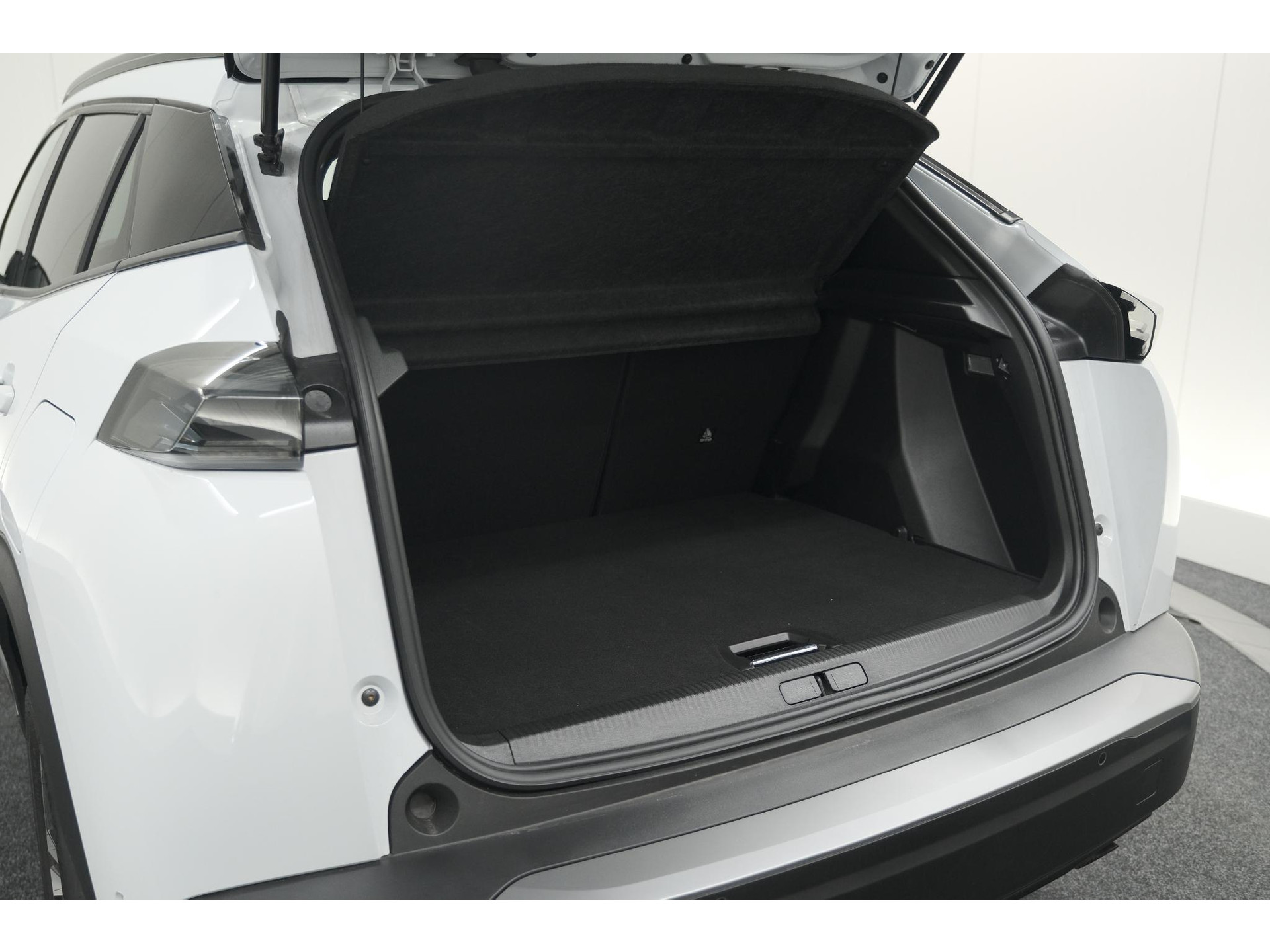 Peugeot 2008 PureTech 100 Allure | 360 Camera | Dodehoekdetectie | Navigatie | Apple Carplay