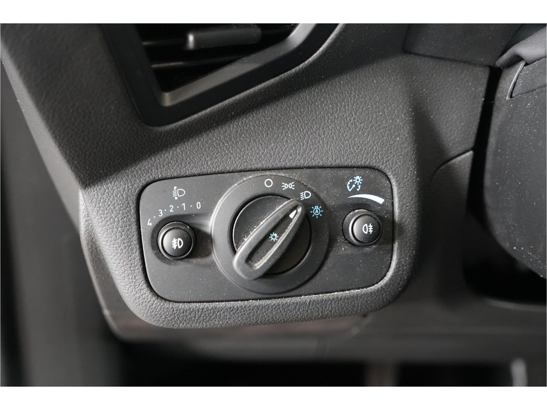 Ford C-Max 1.5 Titanium | Trekhaak | Navi | Stl. verw. | Cruise |