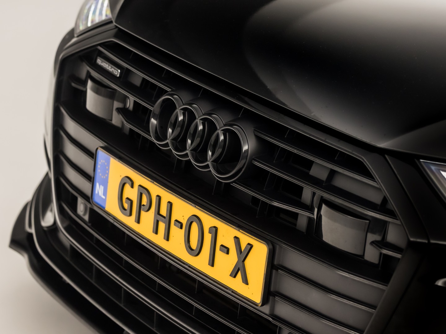 Audi A6 55 TFSI e Quattro S-Line Competition 367Pk Automaat (PANORAMADAK, CARBON PACK, BANG&OLUFSEN, APPLE CARPLAY, CAMERA, MEMORY SEATS, GETINT GLAS, HEAD-UP DISPLAY, ADAPTIVE CRUISE, SFEERVERLICHTING, NIEUWSTAAT)