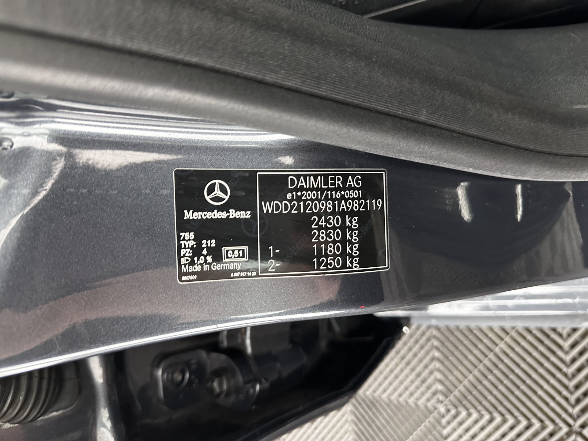 Mercedes-Benz E-klasse 300 BlueTEC HYBRID Avantgarde Aut. *NAVI-FULLMAP | LEATHER -MICROFIBRE | ECC | PDC | CRUISE | COMFORT-SEATS | 17"ALU*