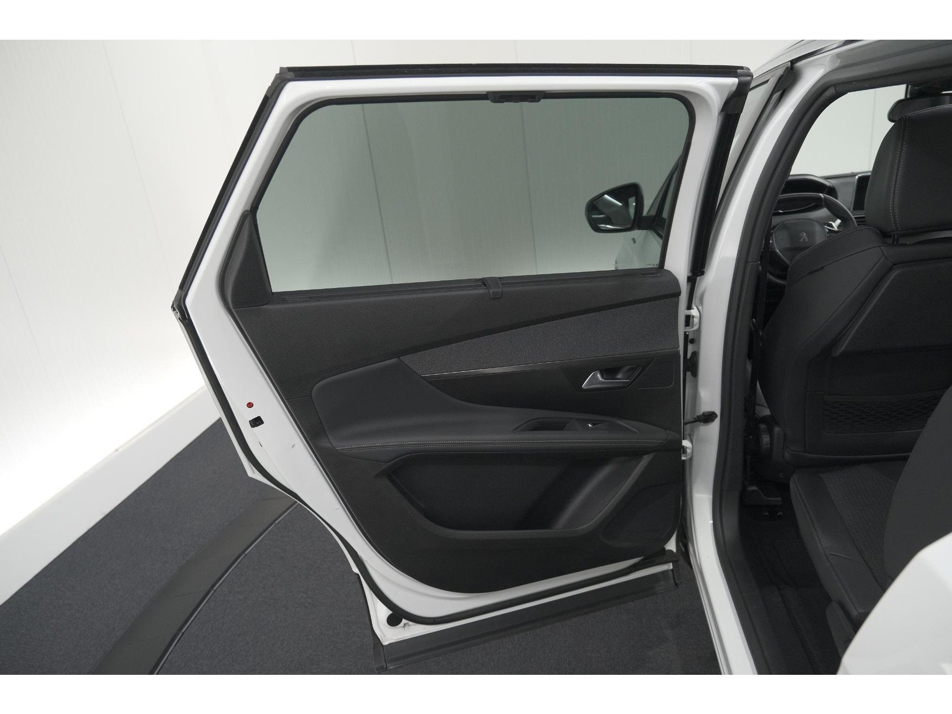 Peugeot 5008 PureTech 130 EAT8 GT-Line | Schuif-/Kanteldak | Trekhaak | Elektrische Kofferklep | Camera