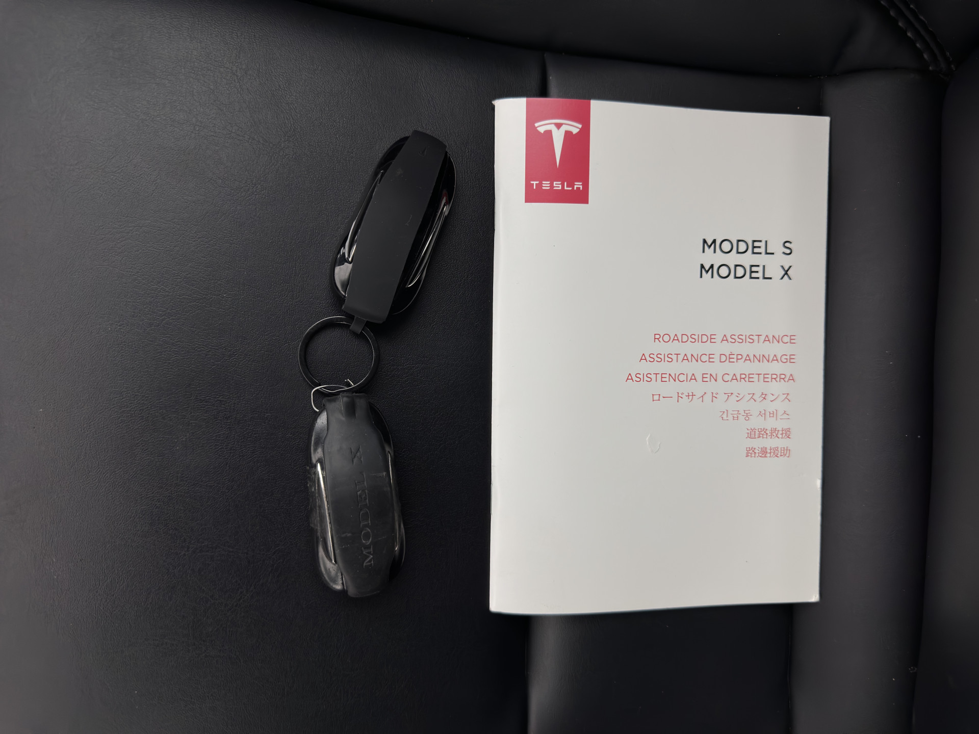 Tesla Model X 100D Black-Line AWD [ 3-Fase ] { SOH-86% } Aut. *PANO-WINDOW | AUTO-PILOT | VEGAN-LEATHER | NAVI-FULLMAP | FULL-LED | AIR-SUSPENSION | DIGI-COCKPIT | KEYLESS | DAB+ | HEATED-SPORTSEATS | PRIVACY-GLASS | TOPVIEW | TOWBAR | 22"ALU*