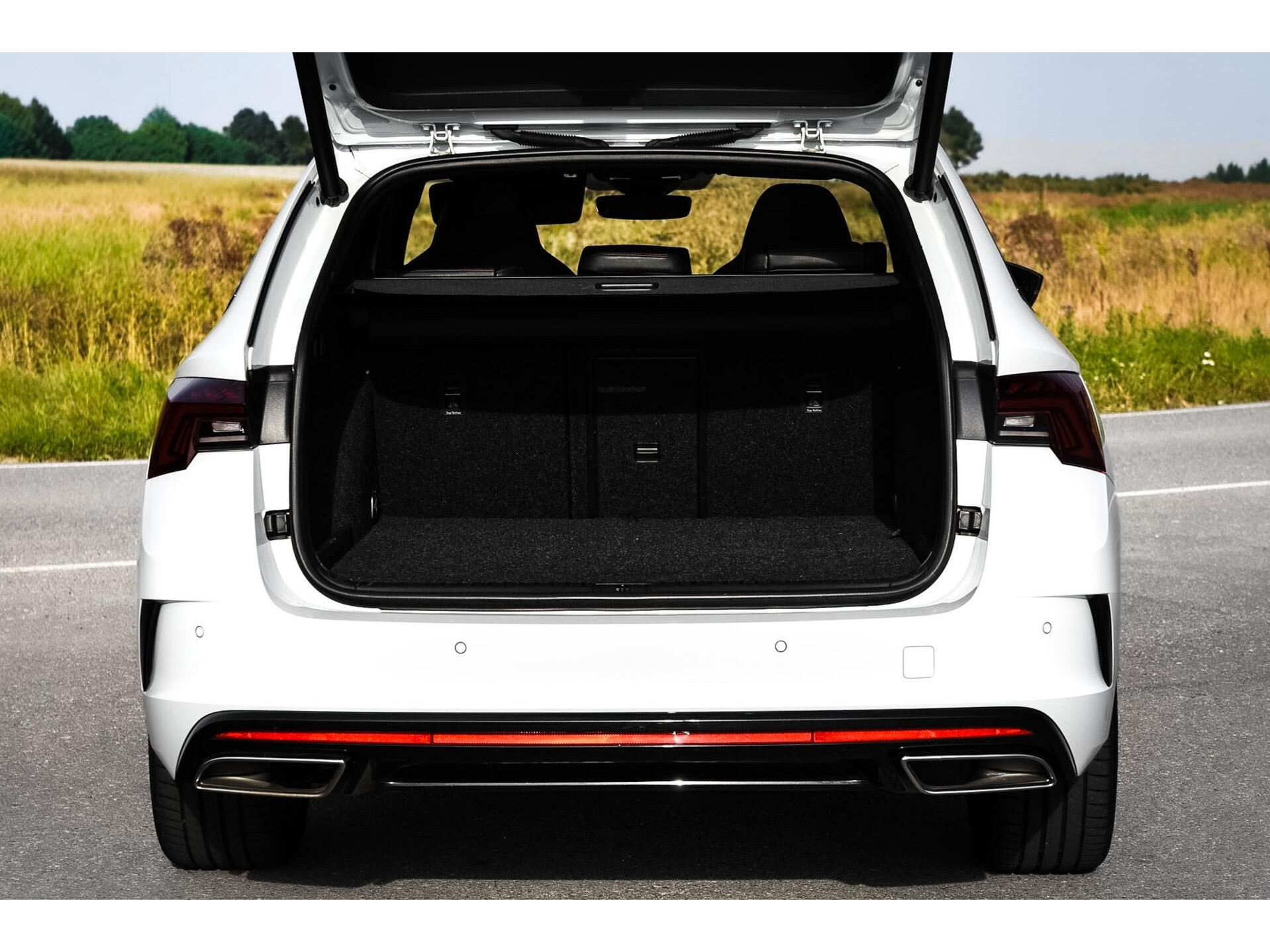 Skoda Octavia Combi RS iV 245PK Pano Matrix HUD