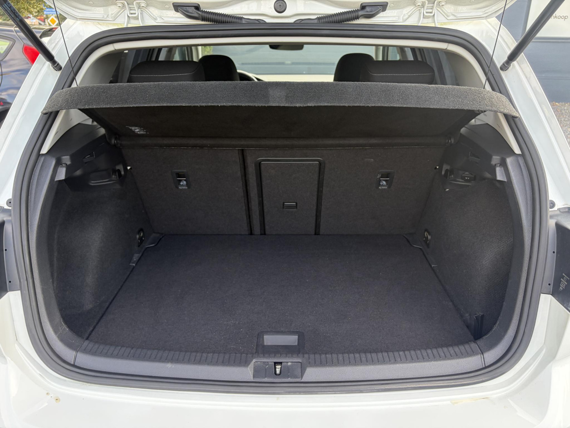 Volkswagen e-Golf ✓SOH 84,55%✓Carplay✓Navi✓LED✓Clima✓Cruise✓Pdc V+A✓Lm velgen✓N.A.P✓Apk tot 07-2027