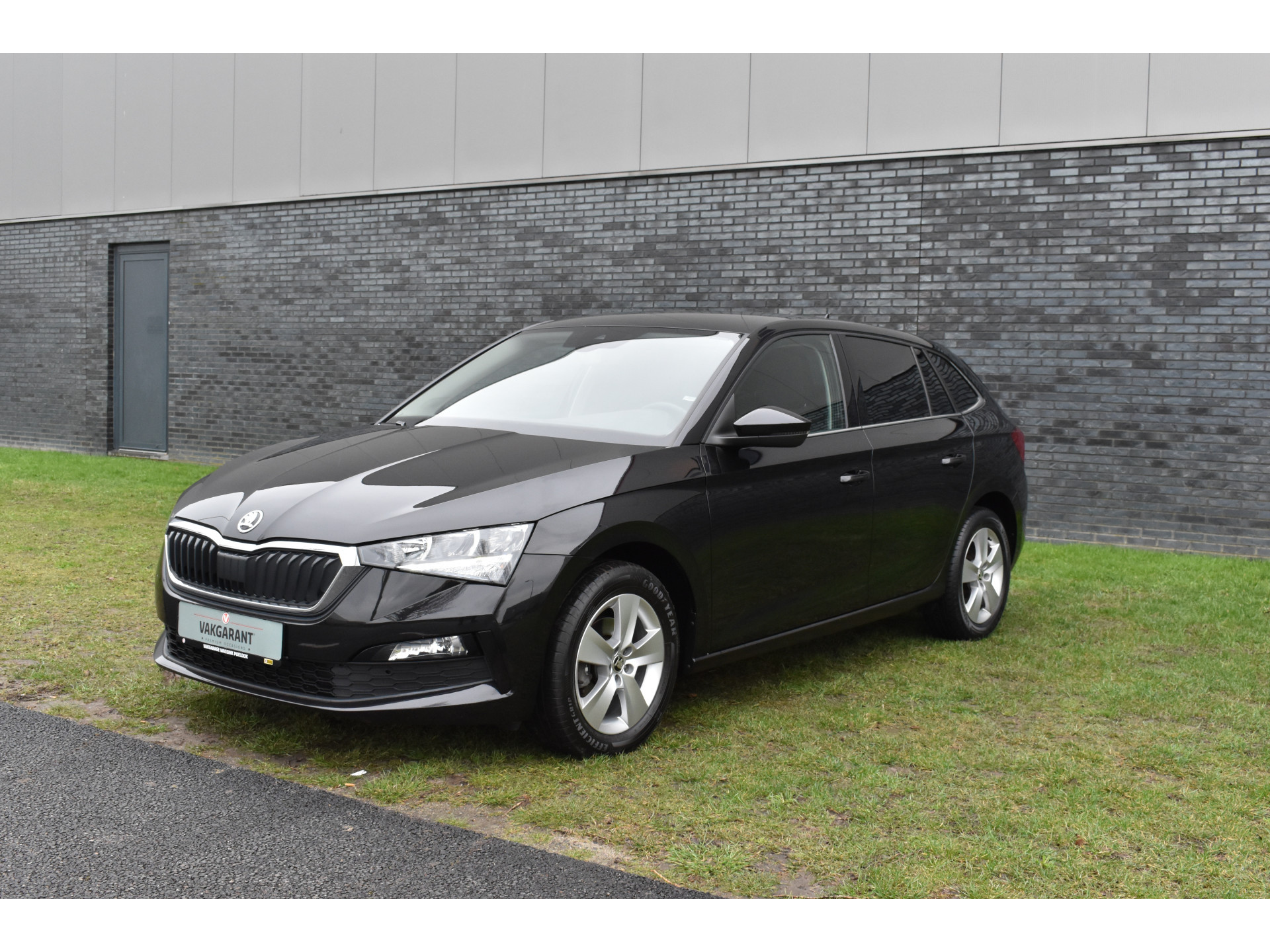 ŠKODA Scala 1.0 TSI Ambition Automaat Carplay Navigatie Front/lane assist Stoelverwarming Parkeer sensoren
