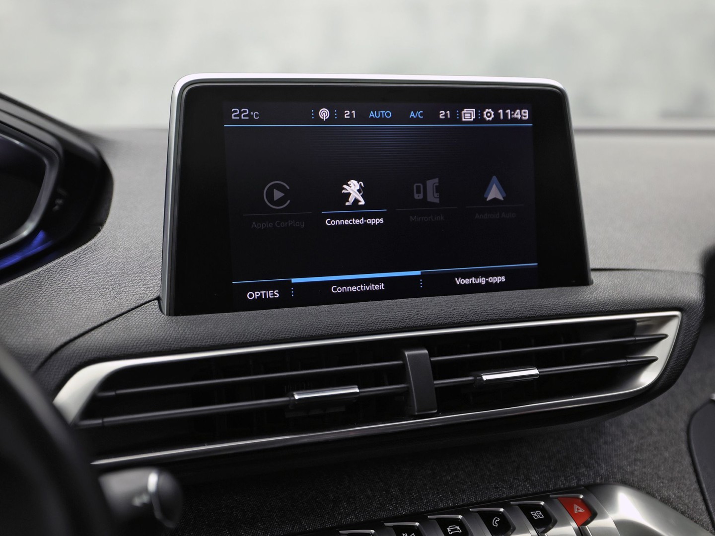 Peugeot 3008 1.2 PureTech Sport Automaat (PANORAMADAK, APPLE CARPLAY, GROOT NAVI, 360 CAMERA, LEDER, STOELVERWARMING, SPORTSTOELEN, GETINT GLAS, KEYLESS, DRIVE SELECT, NIEUWSTAAT)