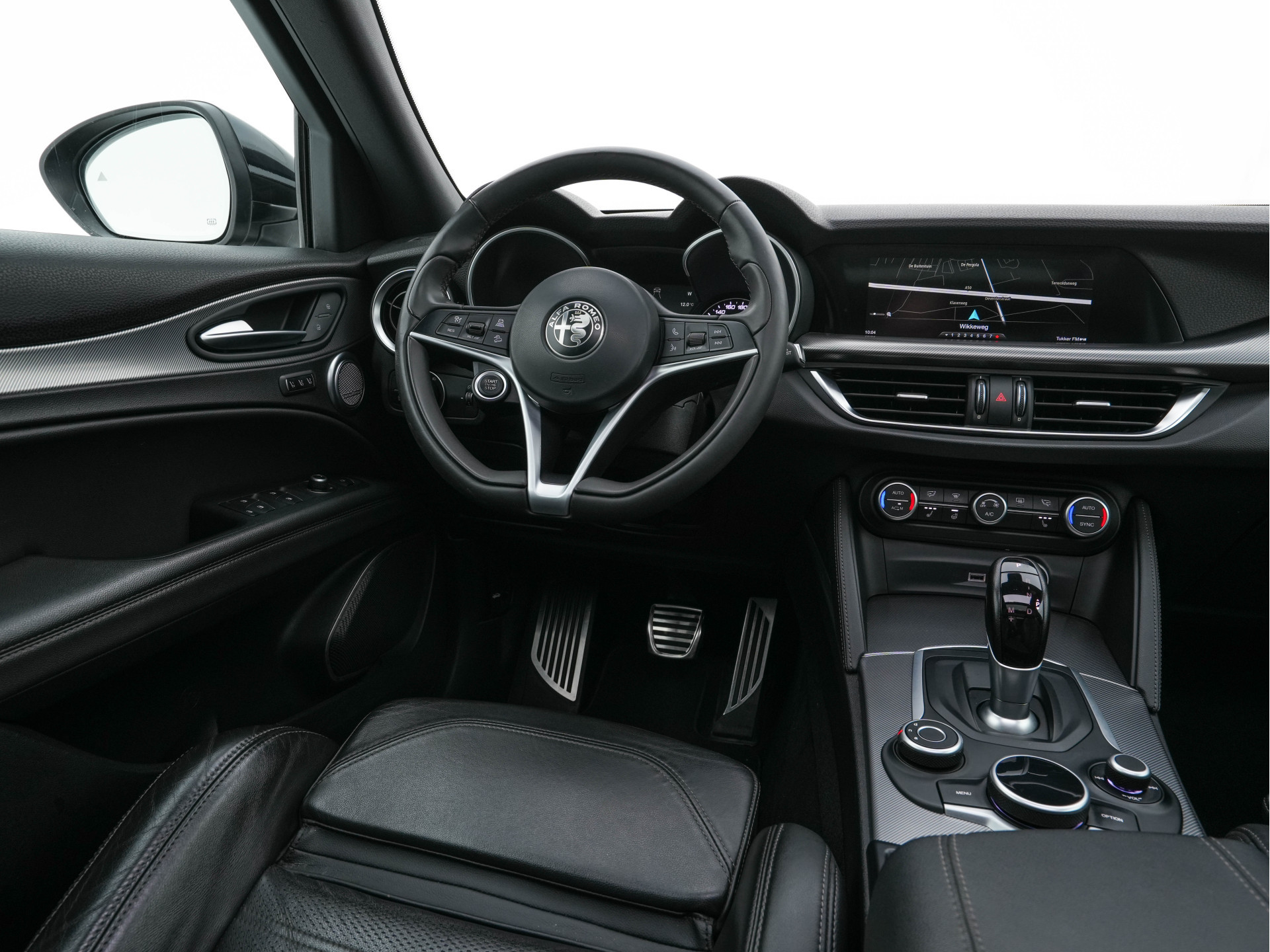 Alfa Romeo Stelvio 2.2d AWD Q4 Super Aut. *PANO | LEATHER | BI-XENON | MEMORY-PACK | HARMAN/KARDON | BLINDSPOT | CAMERA | DAB+ | NAVI-FULLMAP | HEATED-SPORTSEATS | ECC | ADAPTIVE-CRUISE | PDC | PRIVACYGLASS | TOWBAR | 19"ALU*