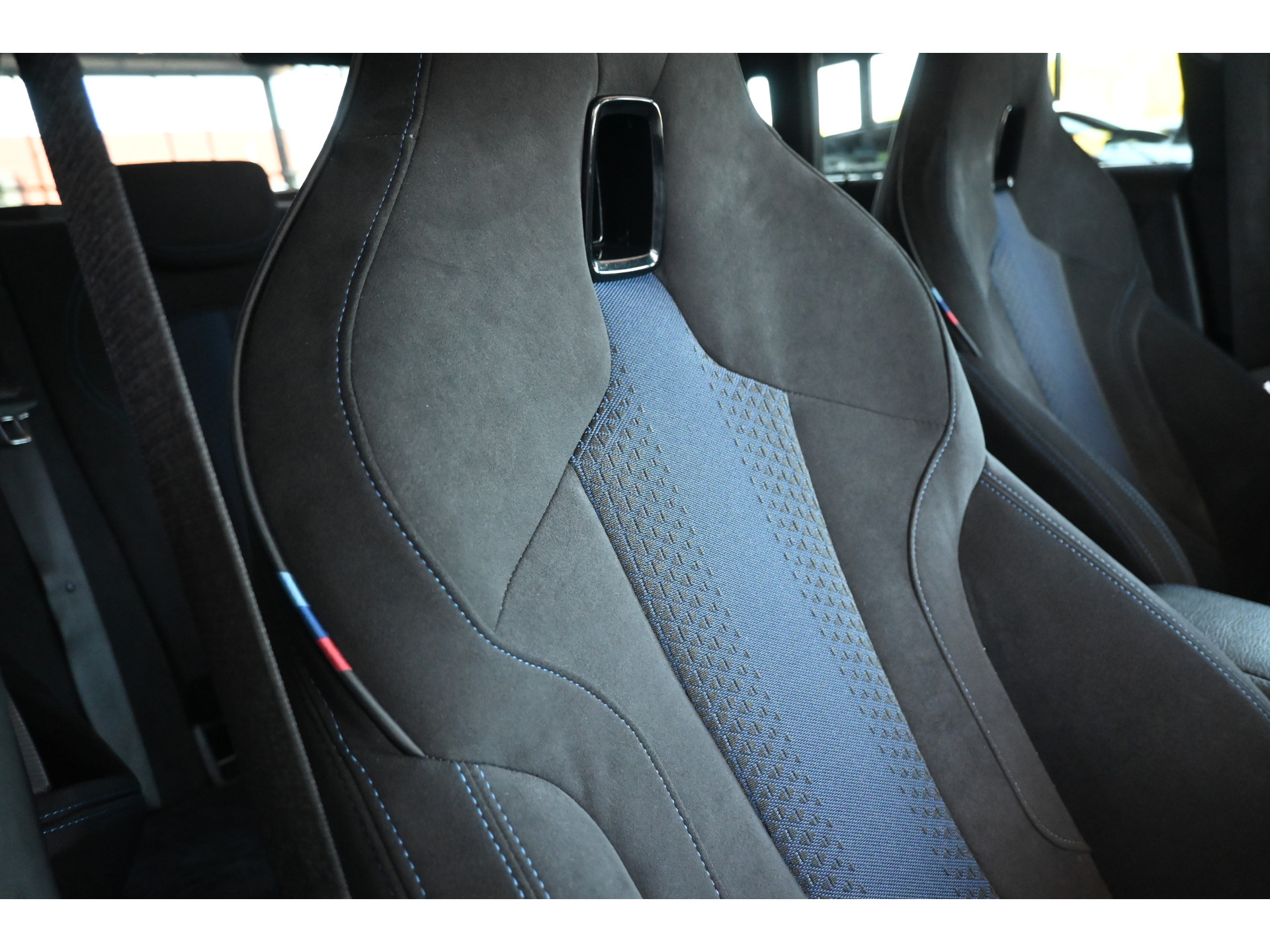 BMW 2-serie Gran Coupé 218i Business Edition M-Pakket Sportstoelen Panoramadak Virtual Dealer Onderhouden! Inruil Mogelijk!