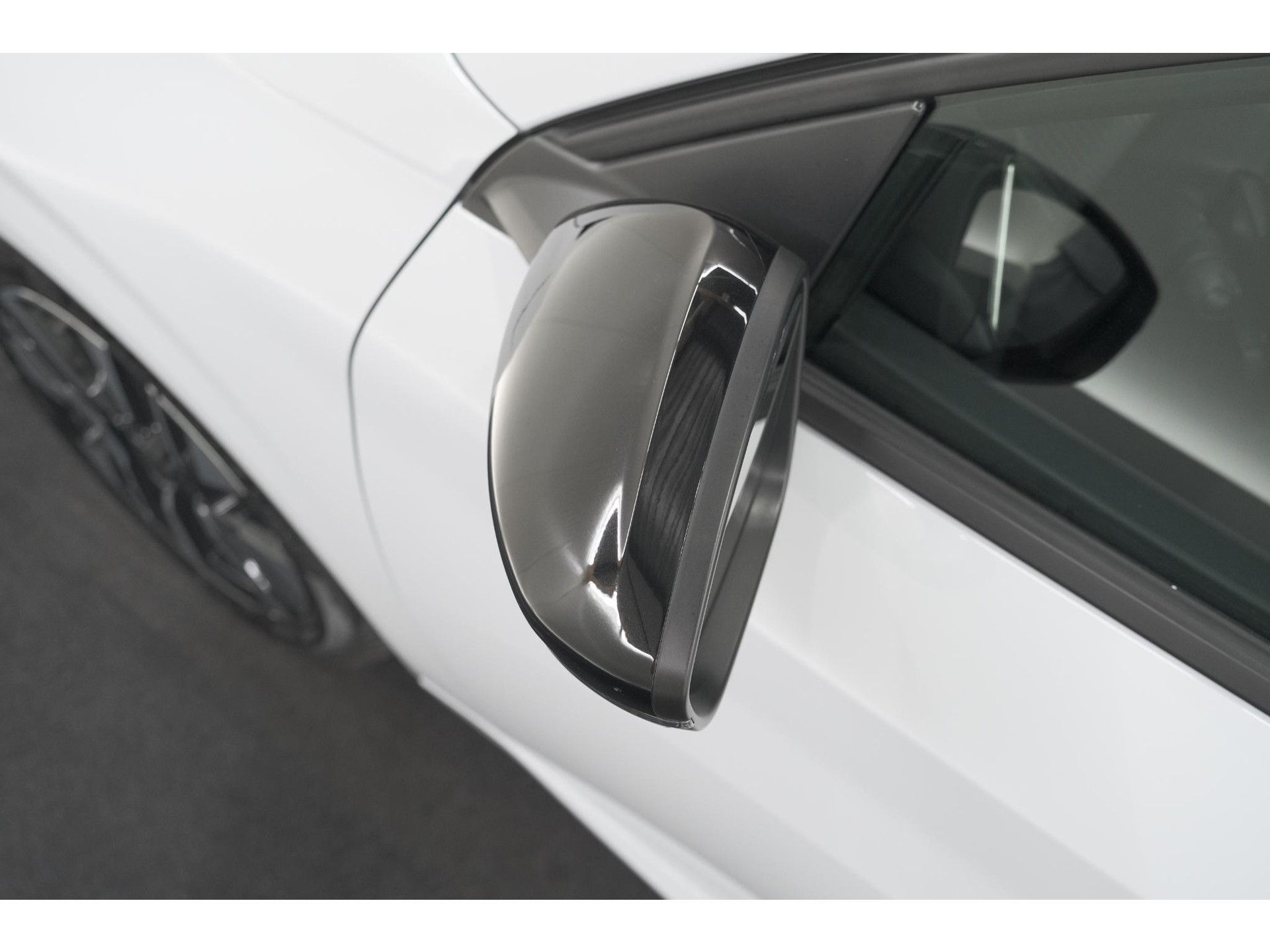 Peugeot 208 1.2 Hybrid 110 e-DCS6 Allure | Climate Control | Apple Carplay | Parkeersensoren