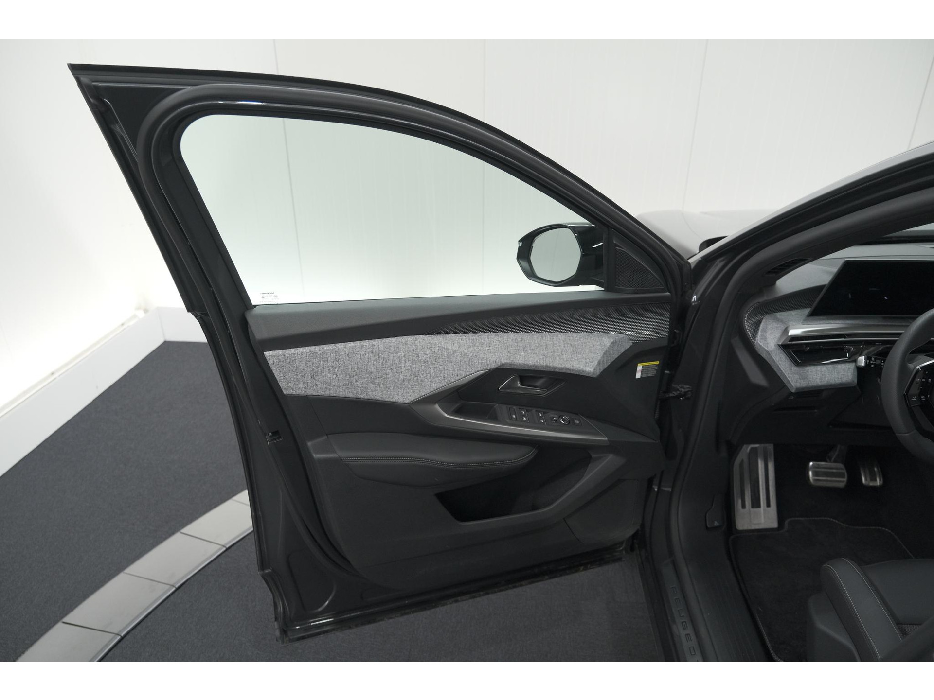 Peugeot 3008 1.2 Hybrid 136 GT | Pack Winter | Camera | Adaptieve Cruise Control | Elektrische Kofferklep