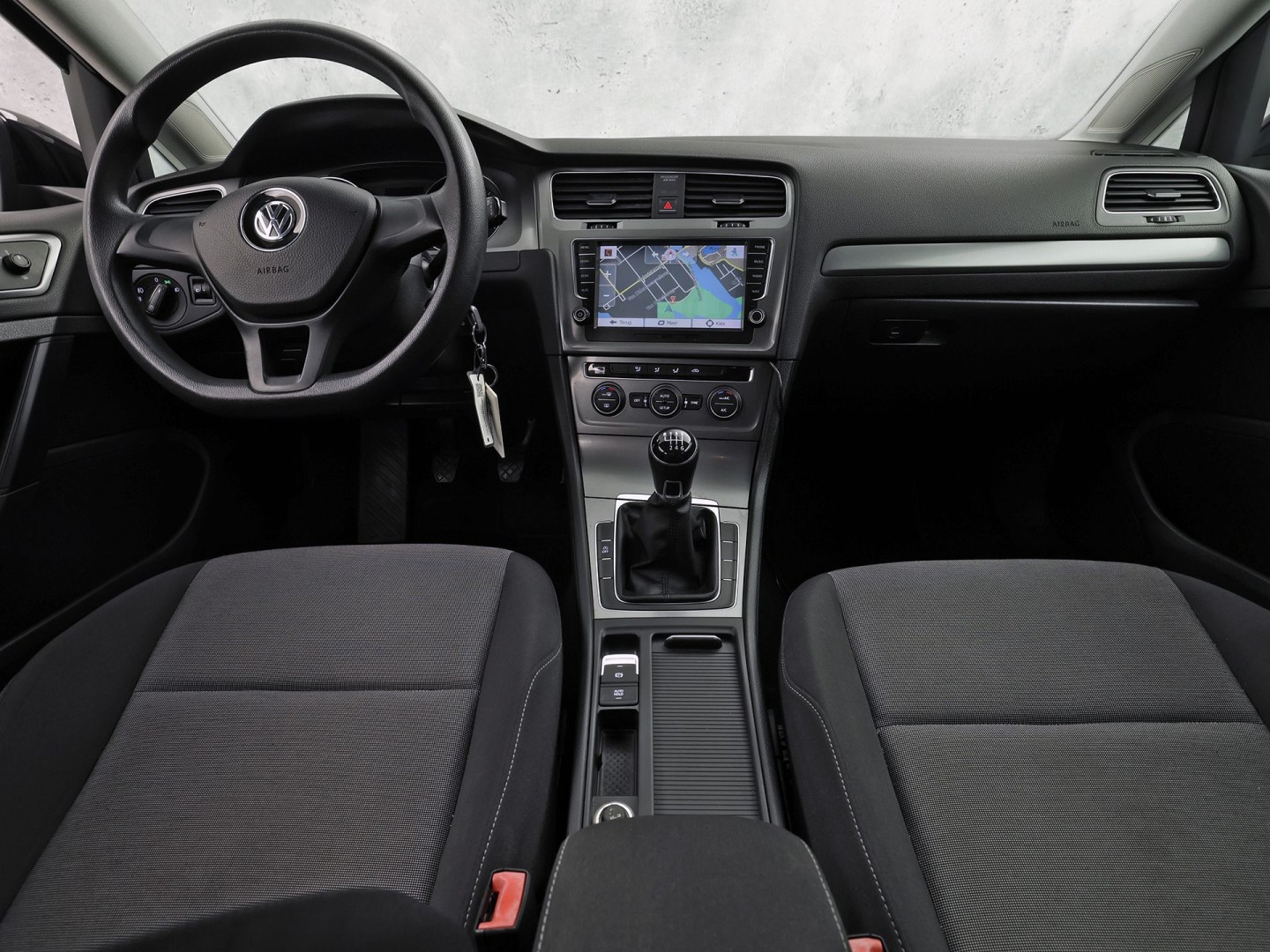 Volkswagen Golf Variant 1.2 TSI Sport (NAVIGATIE, BLUETOOTH, CLIMATE, NAP, TREKHAAK, SPORTSTOELEN, ARMSTEUN, LM VELGEN, ELEK PAKKET, NIEUWSTAAT)
