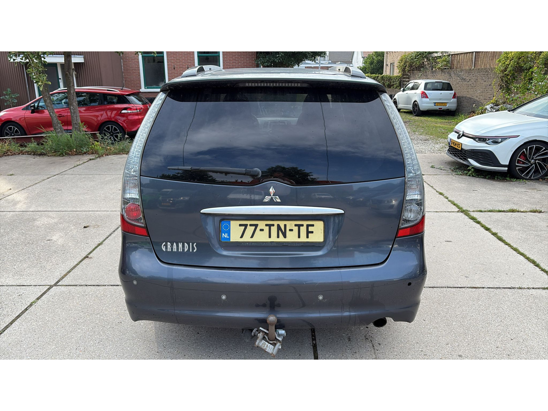 Mitsubishi Grandis 2.4-16V 7 Zits Only Export
