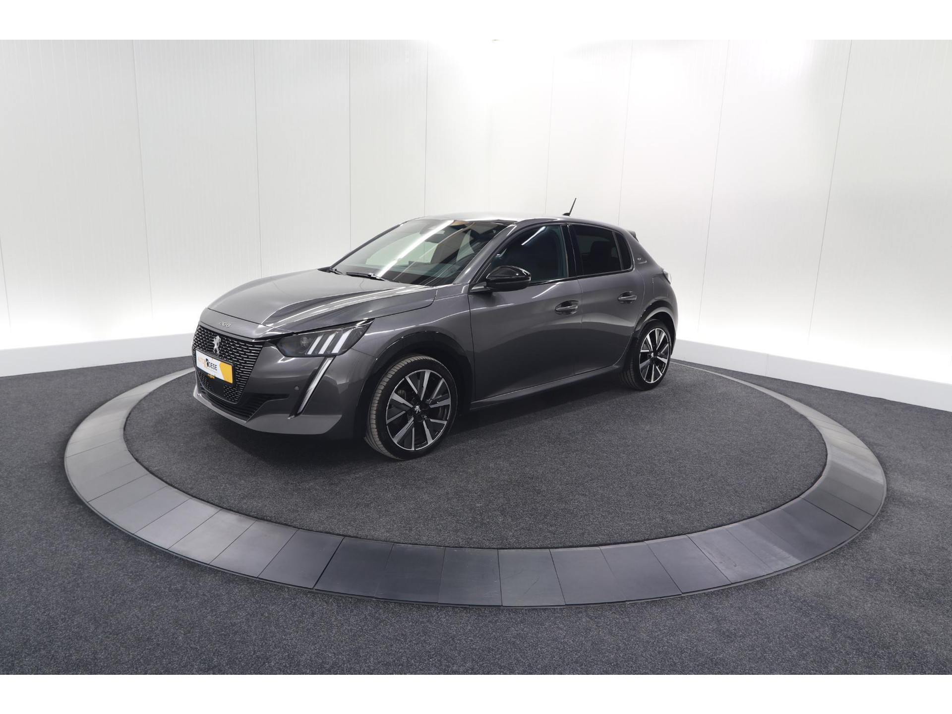 Peugeot 208 PureTech 100 GT | Camera | Adaptieve Cruise Control | Navigatie | Apple Carplay