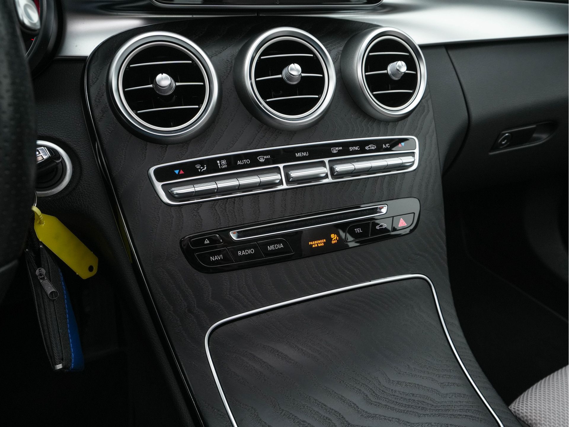 Mercedes-Benz C-klasse Estate 300 CDI HYBRID Avantgarde Lease Edition Aut. *PANO | LEATHER-MICROFIBRE | FULL-LED | NAVI-FULLMAP | SPORT-SEATS | ECC | SHIFT-PADDLES | PDC | CRUISE | TOWBAR | 17''ALU*