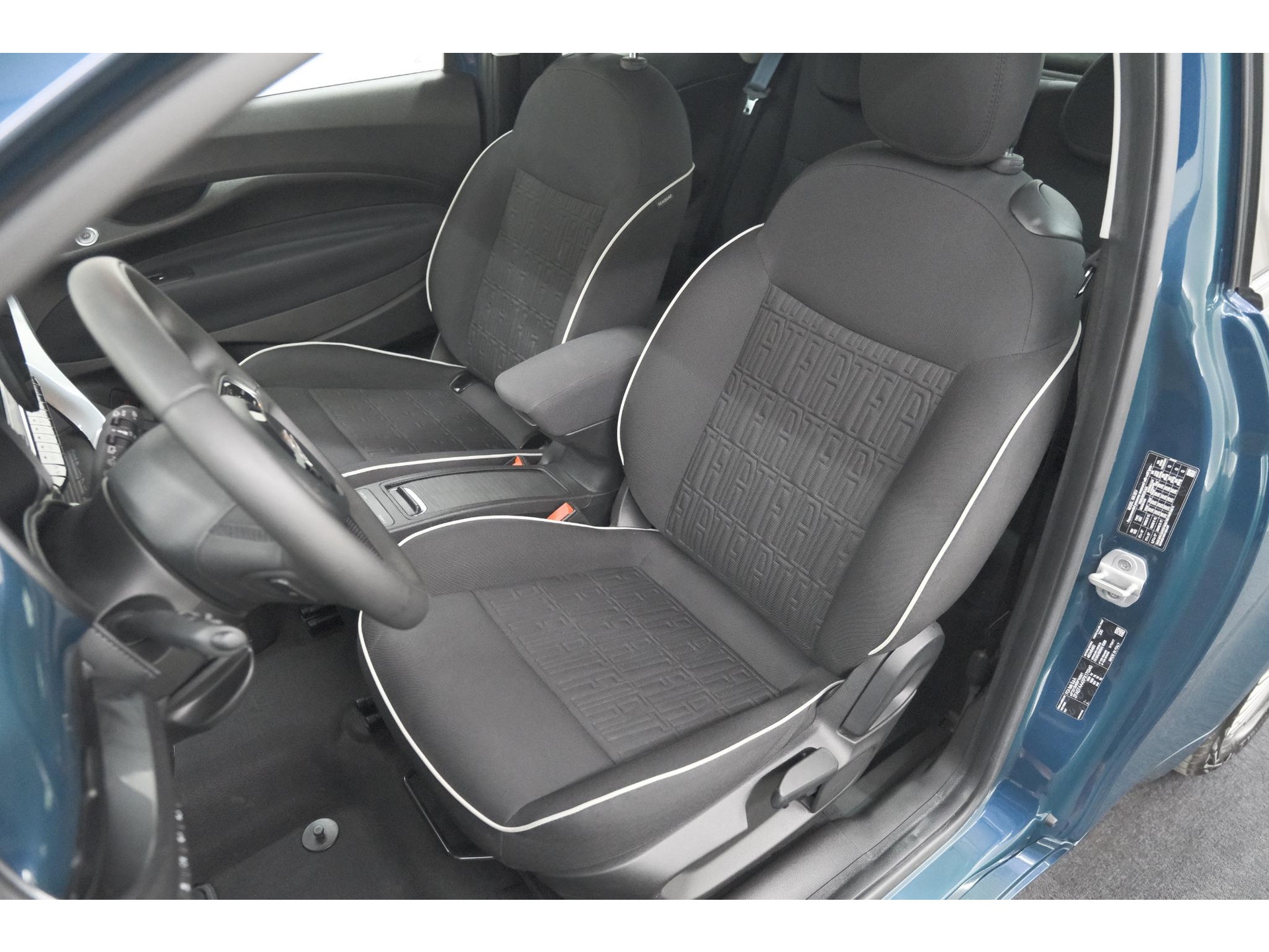 Fiat 500 Icon 42 kWh | 96,1% SOH | Convenience Pack | Camera | Dodehoekdetectie | Stoelverwarming