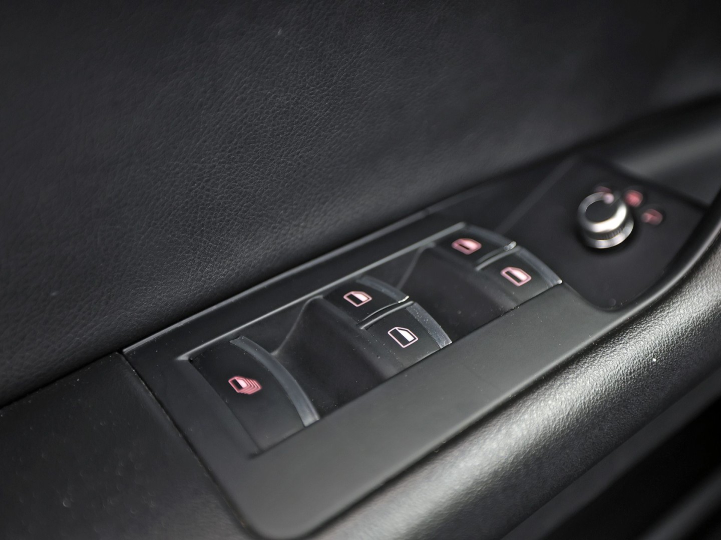 Audi A3 1.2 TFSI S-Line Sport (NAVIGATIE, CLIMATE, LEDER, STOELVERWARMING, SPORTSTOELEN, PARKEERSENSOREN, XENON, NIEUWSTAAT)
