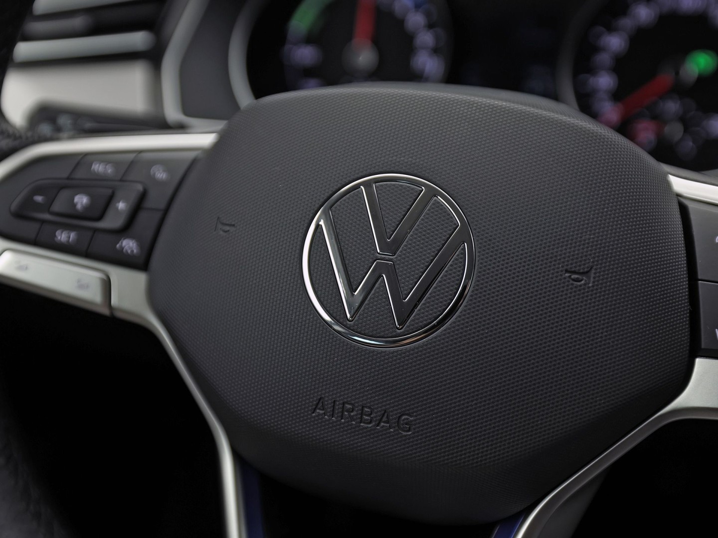 Volkswagen Passat Variant 1.4 TSI PHEV GTE 218Pk Automaat (APPLE CARPLAY, SOH 88,9%, GROOT NAVI, CAMERA, TREKHAAK, KEYLESS, SPORTSTOELEN, STOELVERWARMING, GETINT GLAS, NIEUWSTAAT)