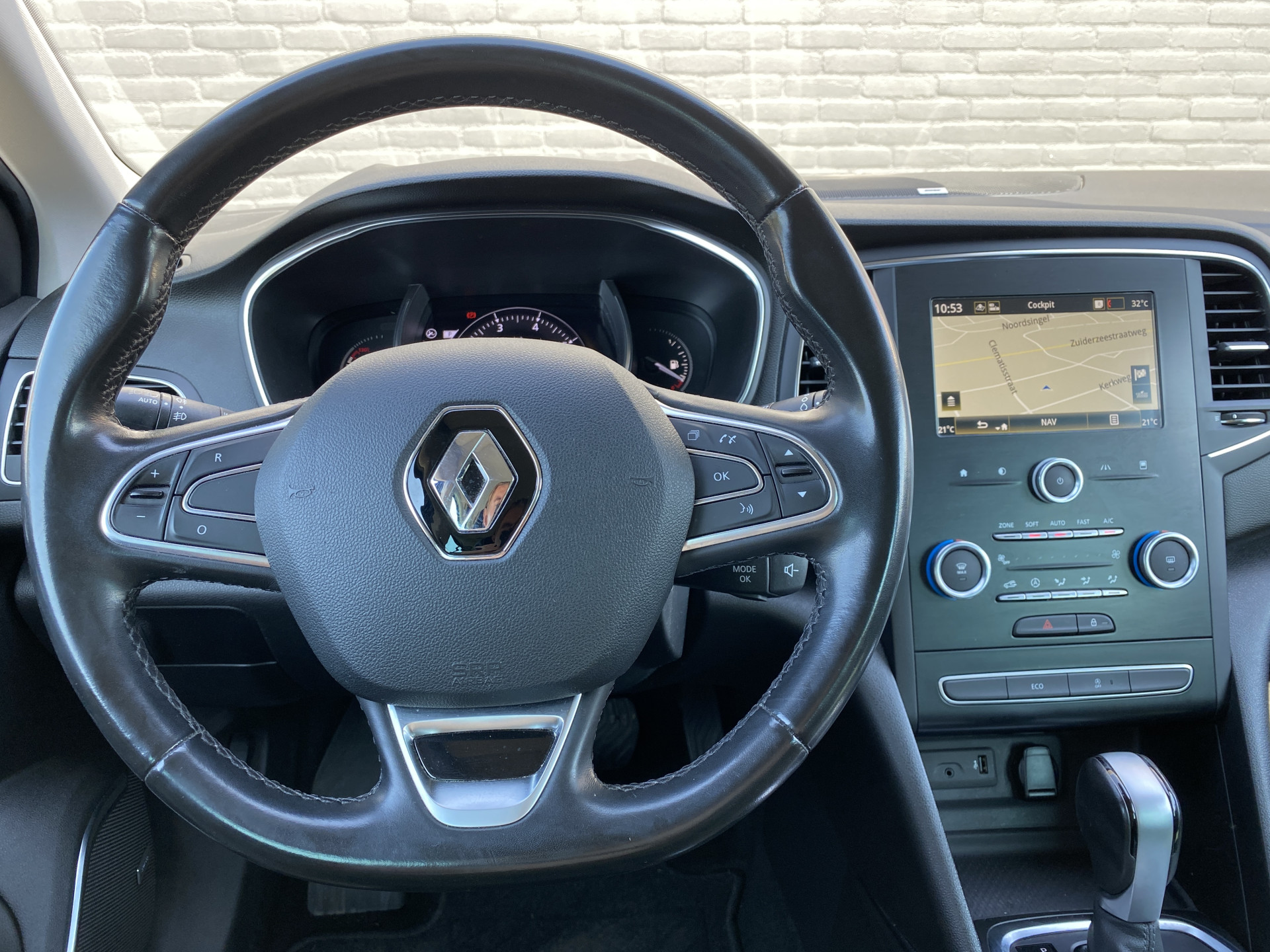 Renault Mégane Estate 1.3 TCe Bose 160 pk AUT. | navigatie | cruise control | trekhaak | bose audio | keyless | privacy glas