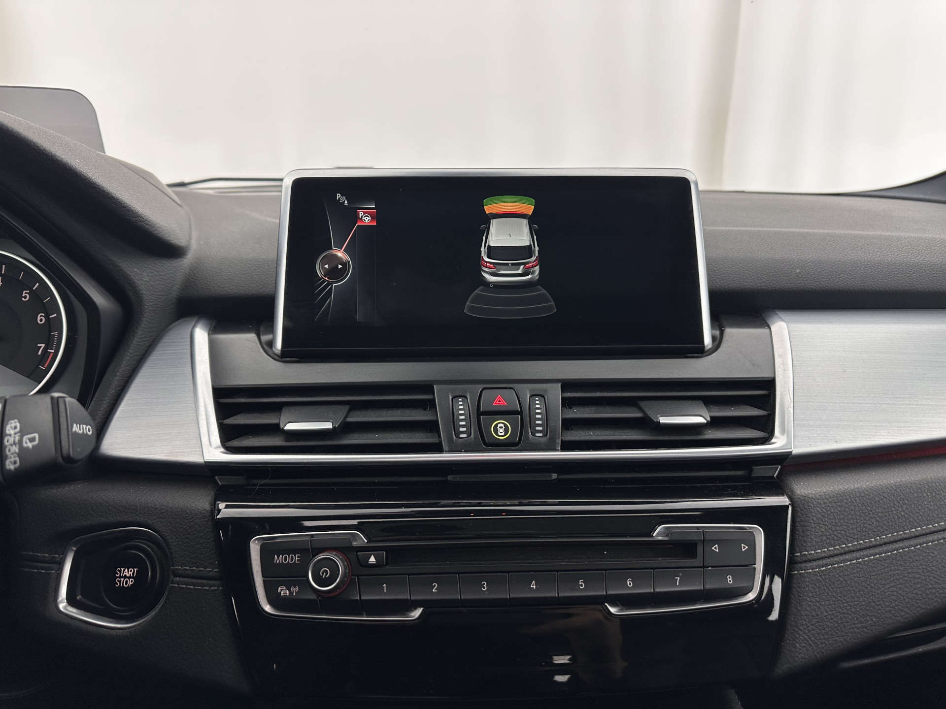 BMW 2-serie Active Tourer 225xeHigh Executive Centennial (Plug-In) Aut. *PANO | LEATHER | FULL-LED | ADAPTIVE-CRUISE | HEATED-SPORTSEATS | NAVI-FULLMAP | HIFI-SOUND | KEYLESS | PRIVACY-GLASS | PDC | TOWBAR | 18''ALU*