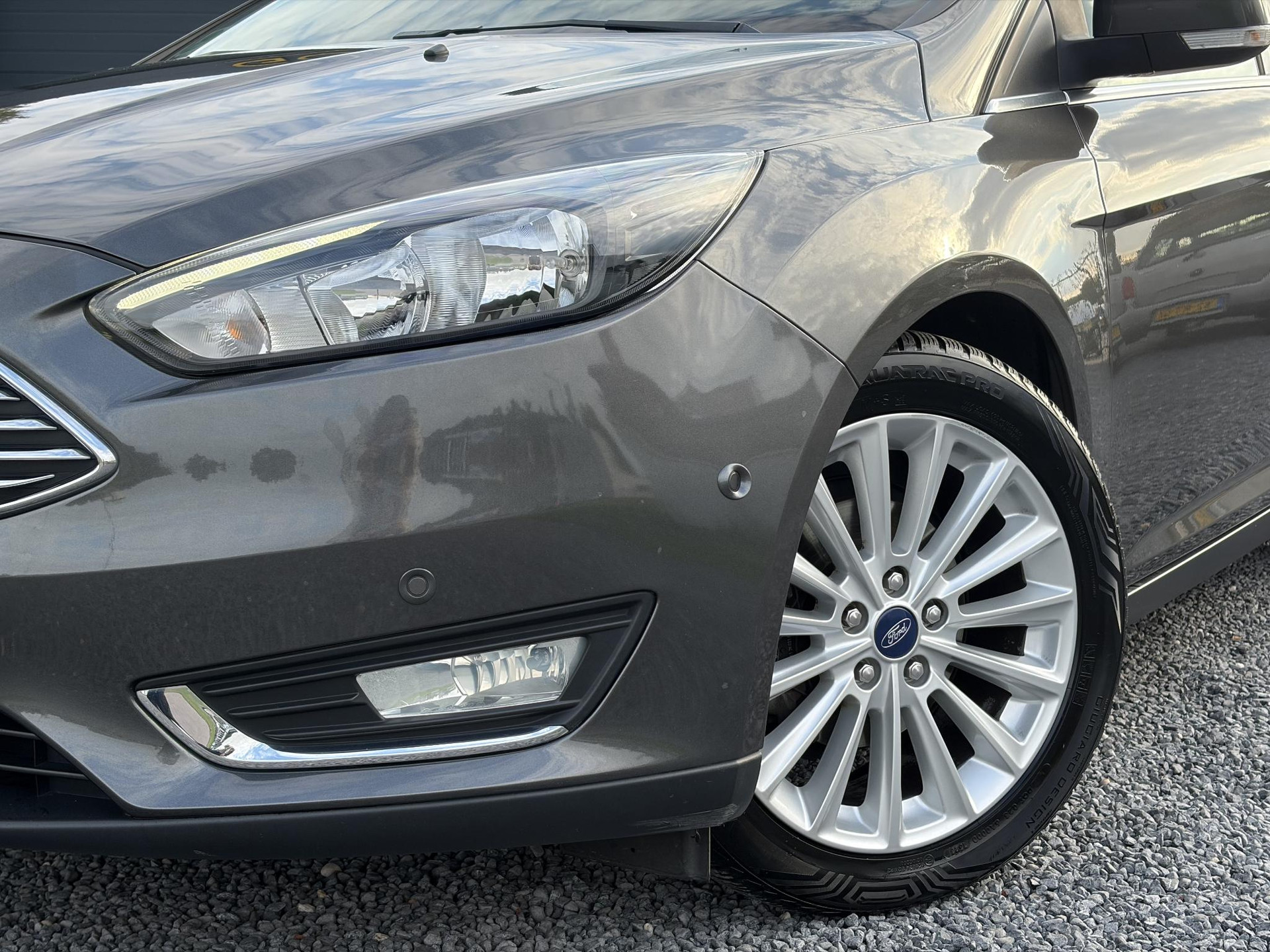Ford Focus 1.0 Titanium   ✓125pk✓2e Eigenaar✓Navi✓Trekhaak✓6 Bak✓Clima✓Cruise✓Pdc V+A✓Net Beurt gehad✓17''Lm velgen✓N.A.P✓N.A.P✓Apk tot 09-2027