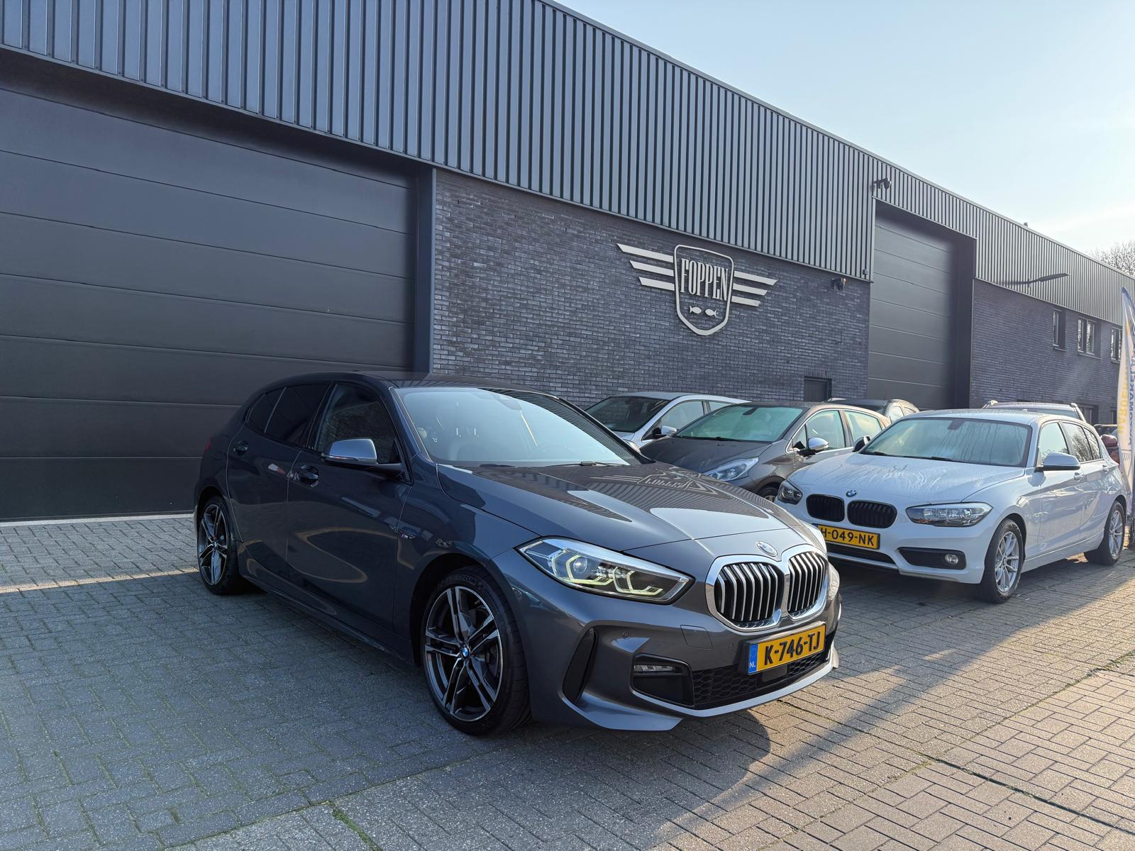 BMW 1-serie 116d Executive | 1E EIGENAAR | 3/6/12MND GARANTIE | AUTOMAAT | LED | CARPLAY | SFEERVERLICHTING | CRUISE | AIRCO |
