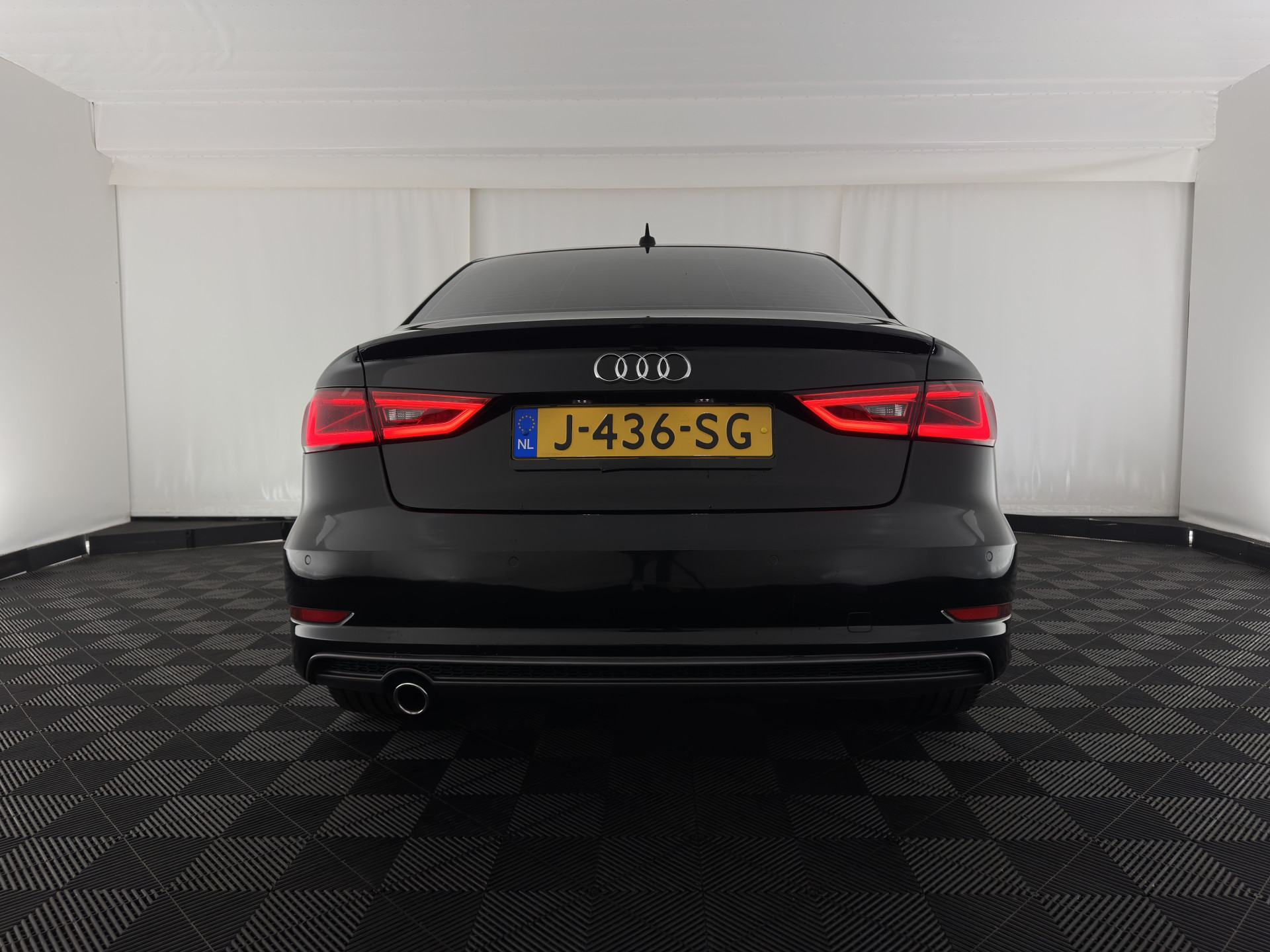 Audi A3 Limousine 1.6 TDI S-Line Ambition Sport Edition *XENON | NAVI-FULLMAP | COMFORT-SEATS | PRIVACY-GLASS | ECC | PDC | CRUISE | 18''ALU*