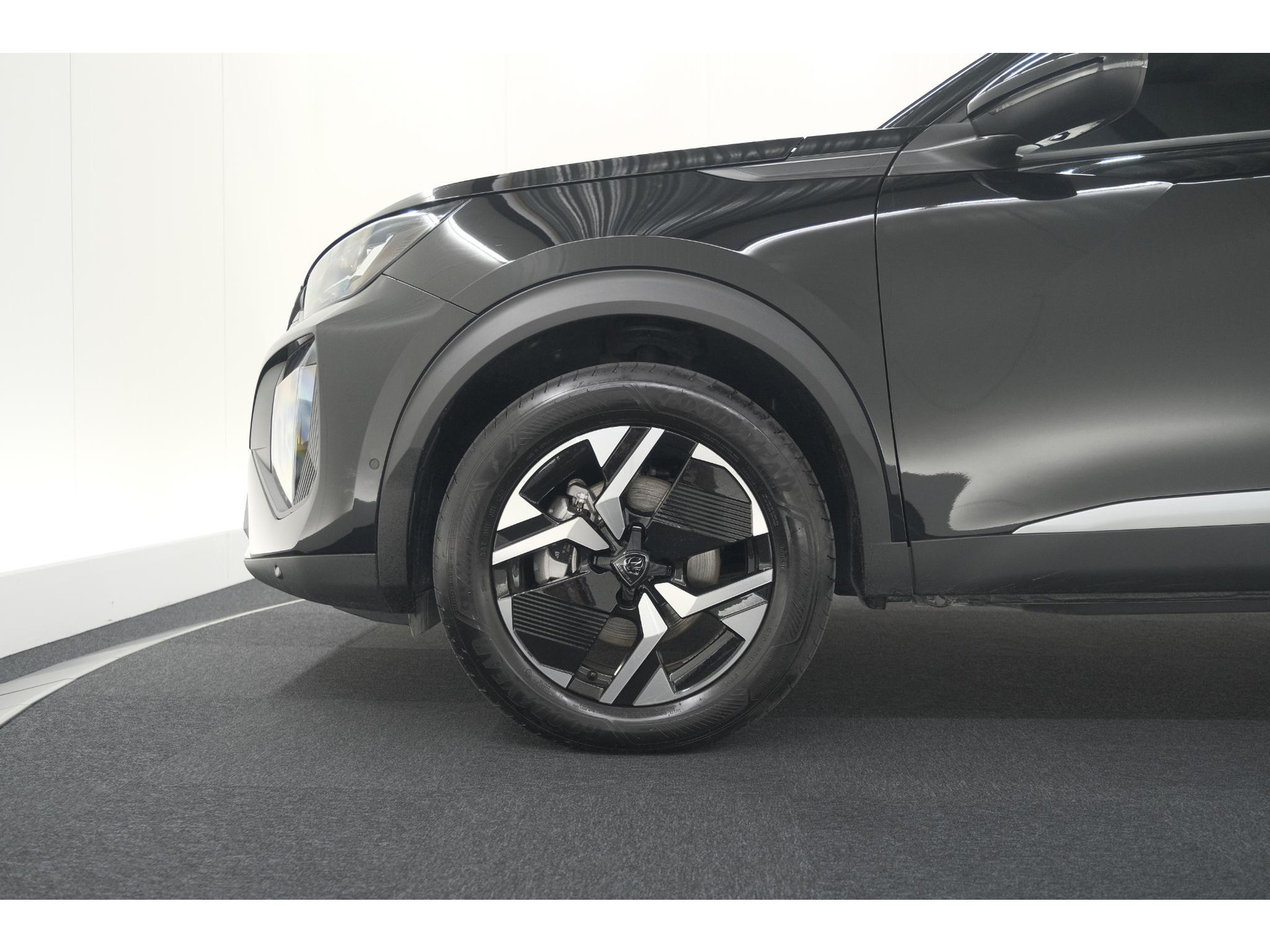 Peugeot 2008 1.2 Hybrid 145 Allure | 360 Camera | Adaptieve Cruise Control | Dodehoekdetectie | Apple Carplay