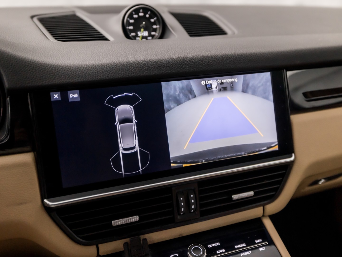 Porsche Cayenne 3.0 E-Hybrid Sport 463Pk (SPORTCHRONO PAKKET, LUCHTVERING, SOH 95%, BLACK PACK, APPLE CARPLAY, MEMORY SEATS, STOELVERWARMING, GETINT GLAS, CAMERA, NIEUWSTAAT)